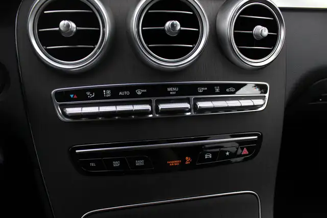 Mercedes-Benz GLC view 29