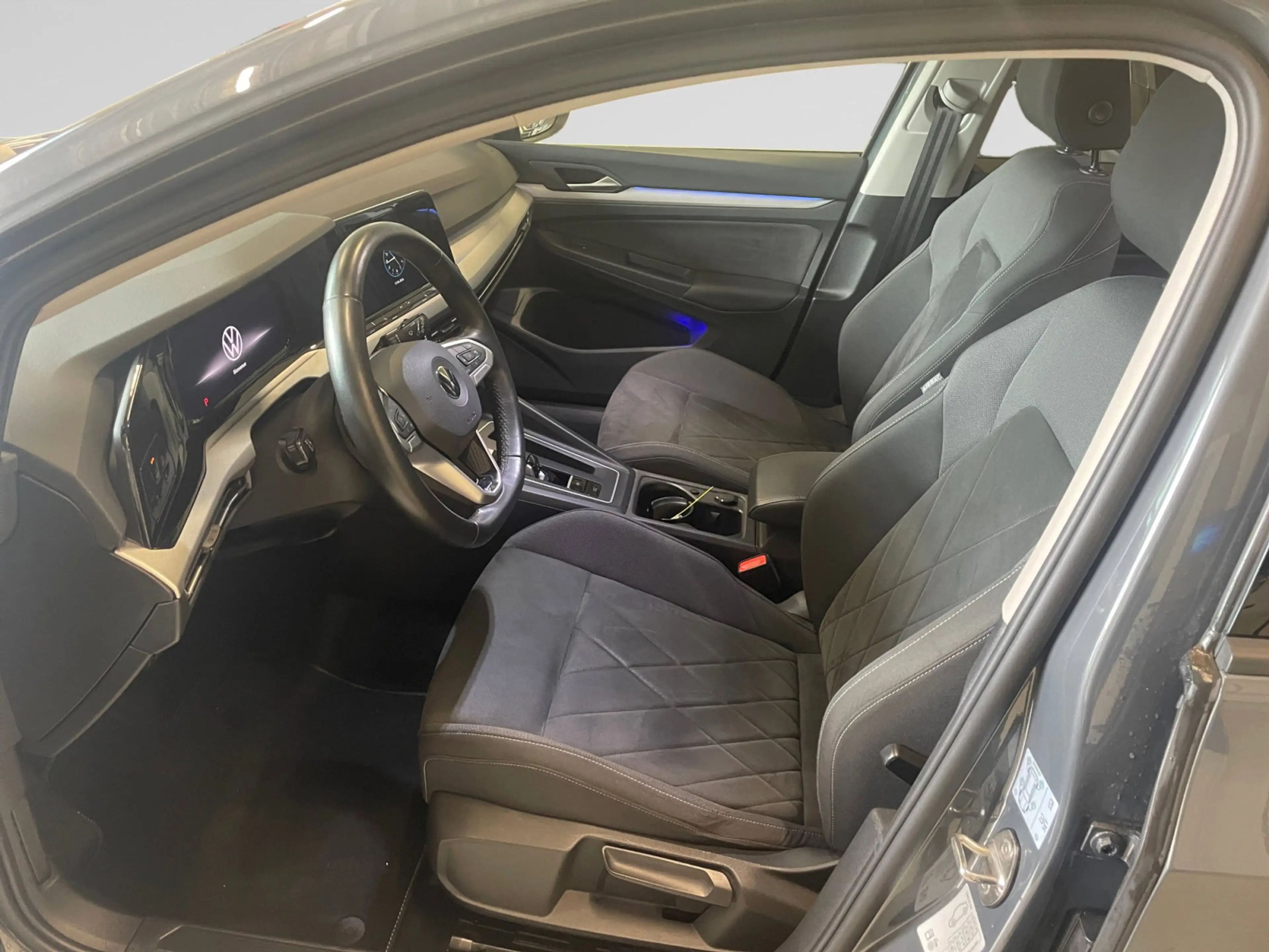 Volkswagen Golf Variant Life Business Premium 1.0 eTSI 110 ch DSG — photo 4