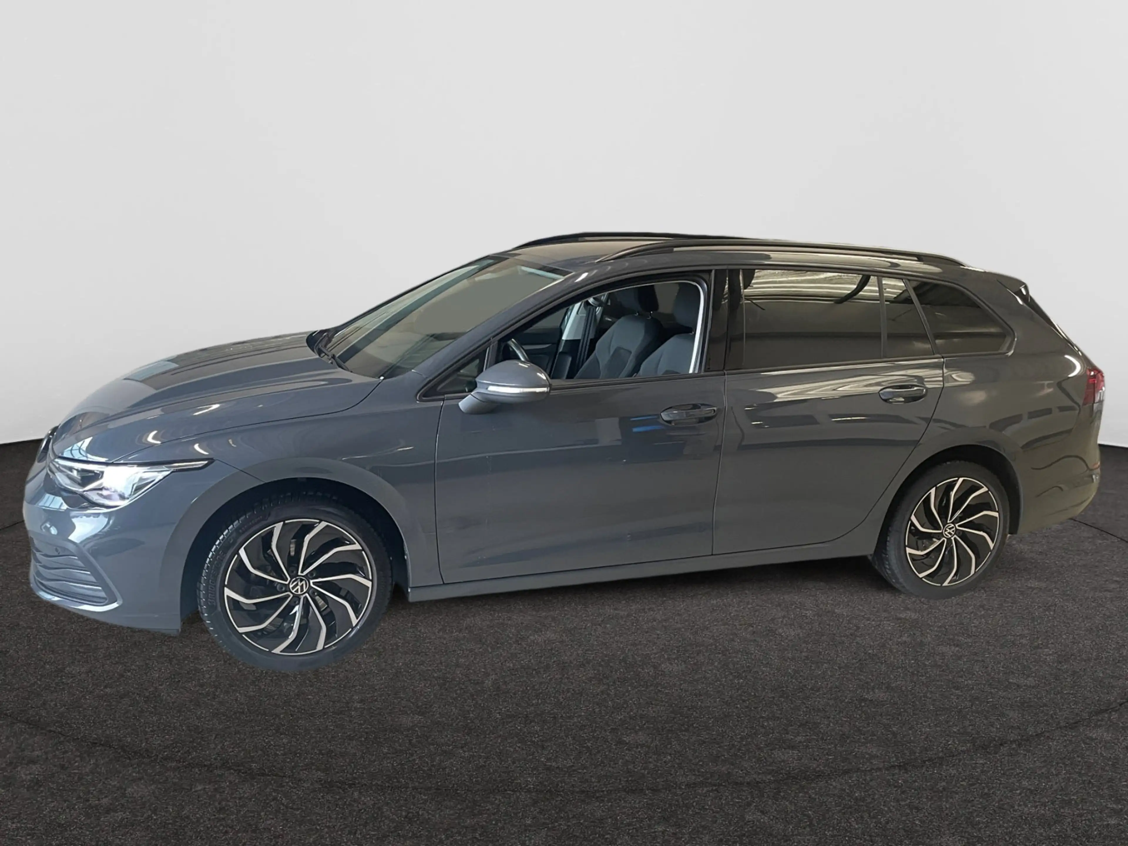 Volkswagen Golf Variant Life Business Premium 1.0 eTSI 110 ch DSG — photo 2