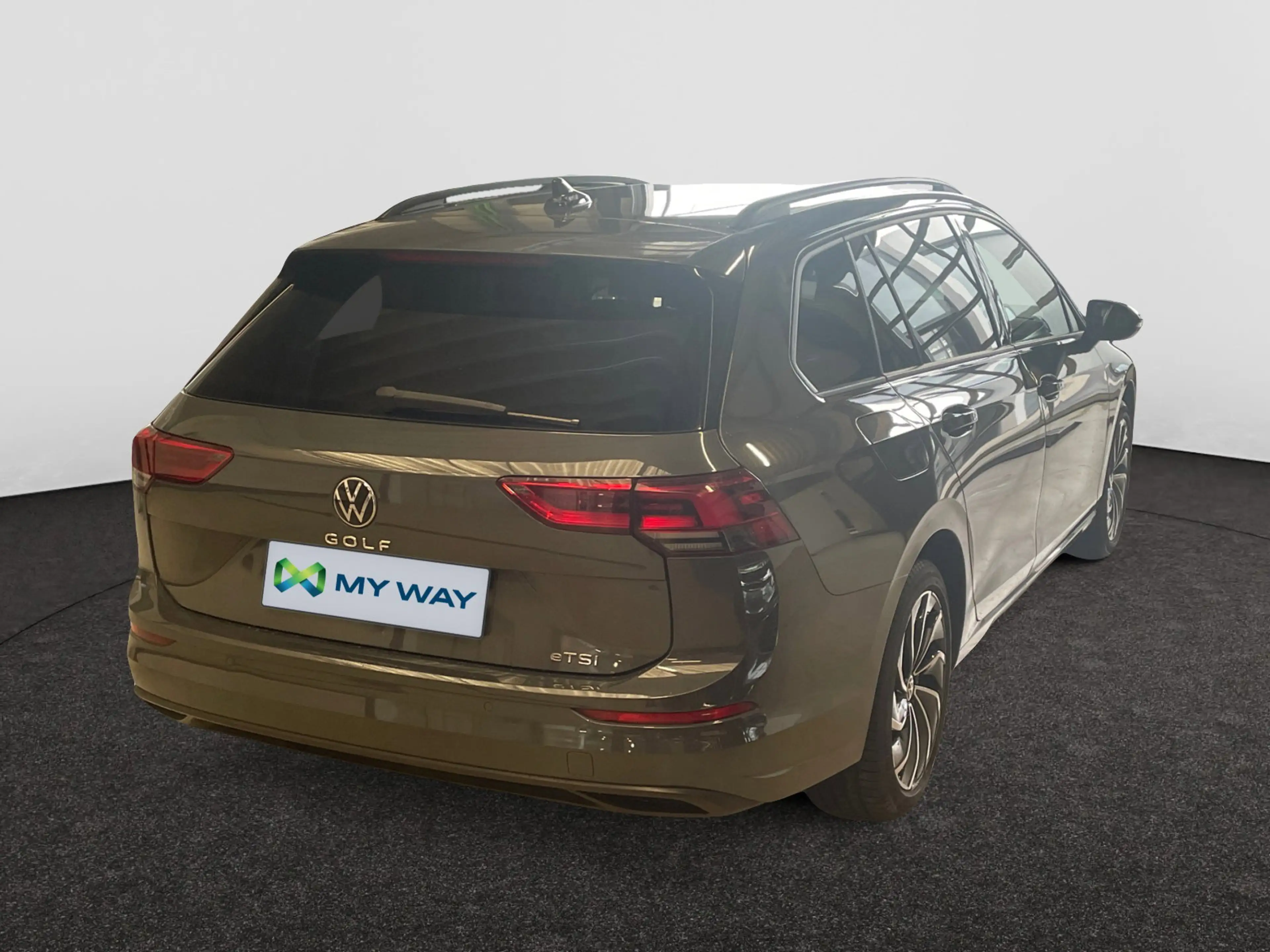 Volkswagen Golf Variant Life Business Premium 1.0 eTSI 110 ch DSG — photo 9