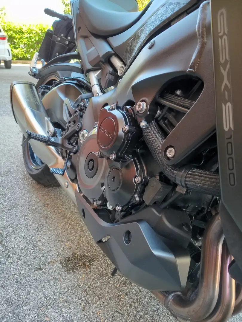 Suzuki GSX-S 1000 Schwarz - 2