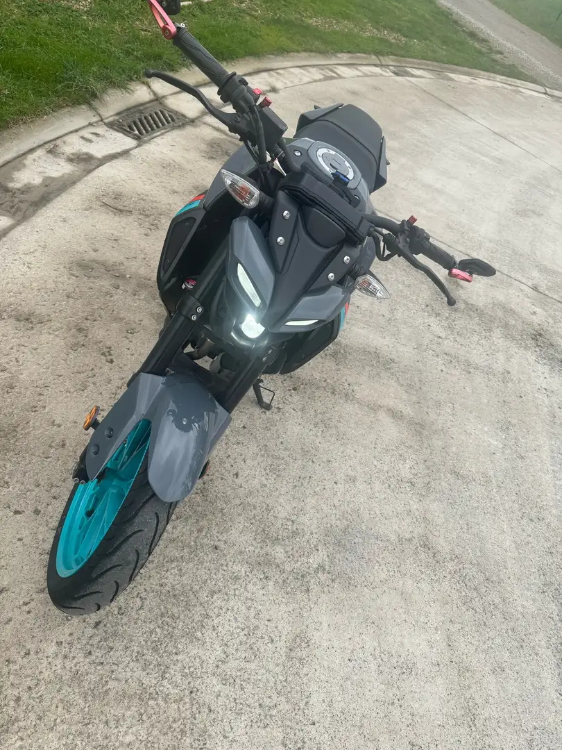 Yamaha MT-125 Gris - 1