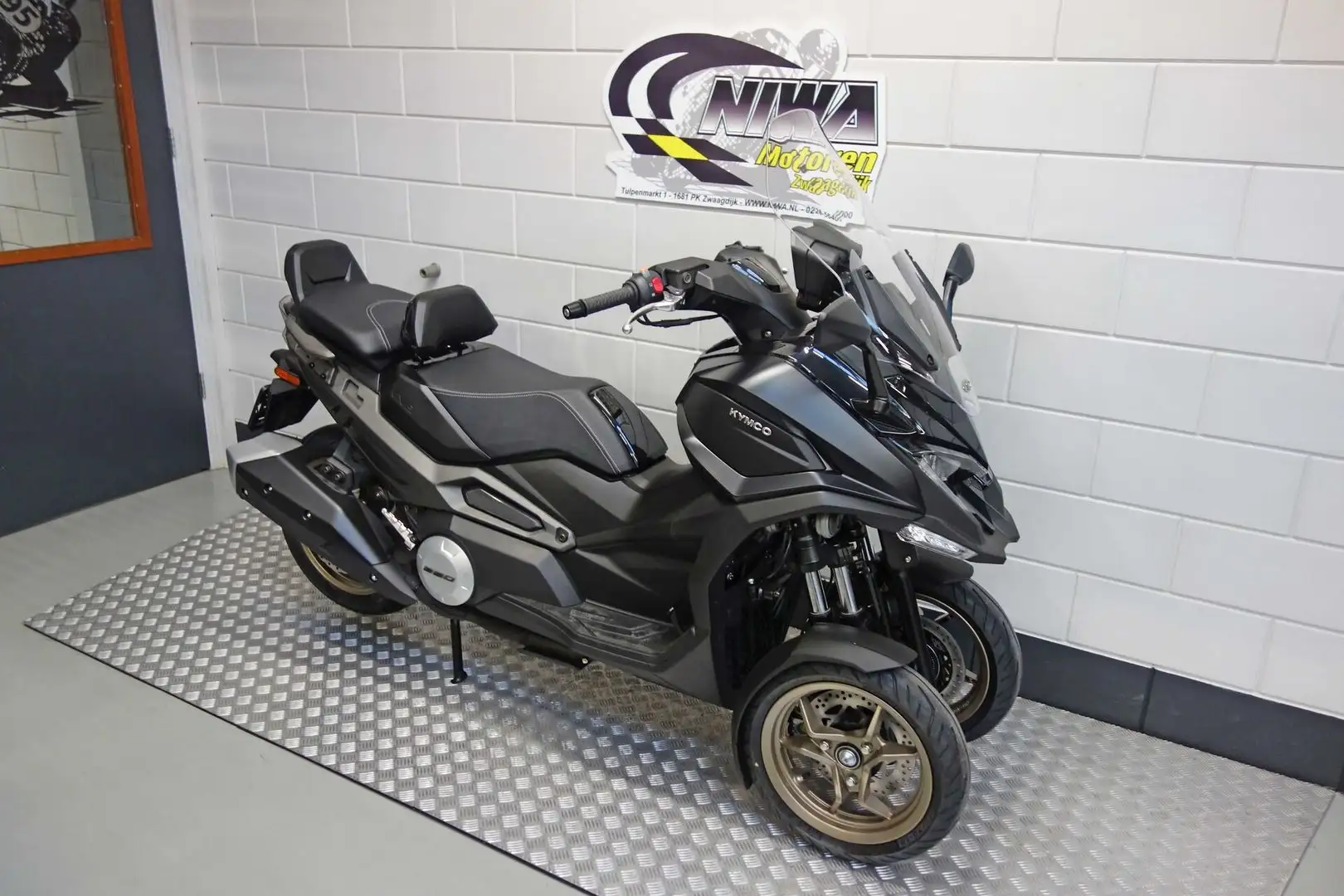 Kymco CV3 550i ABS Zwart - 2