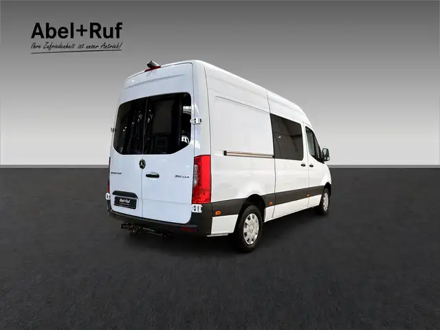 Mercedes-Benz Sprinter view 7