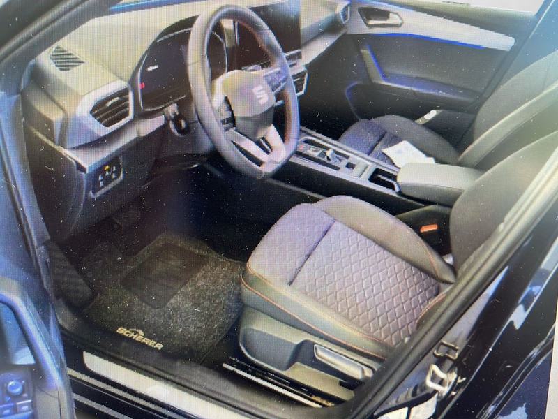 SEAT Leon Sportstourer 2,0 TSI DSG FR NAVI/RFK/LED/Si — photo 4