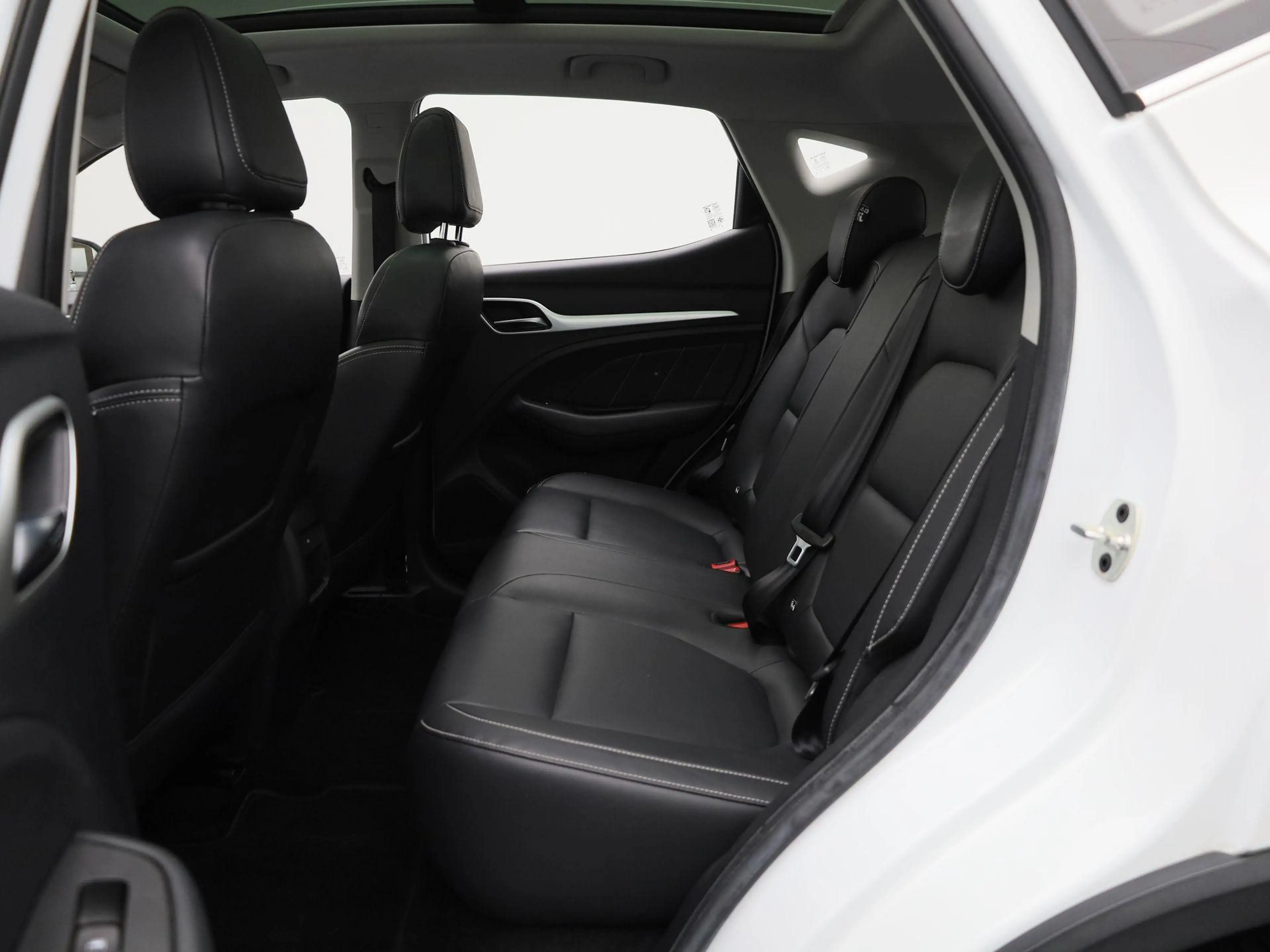 MG ZS EV Luxury 45 kWh | Apple Carplay/Android Auto | Pa — photo 12