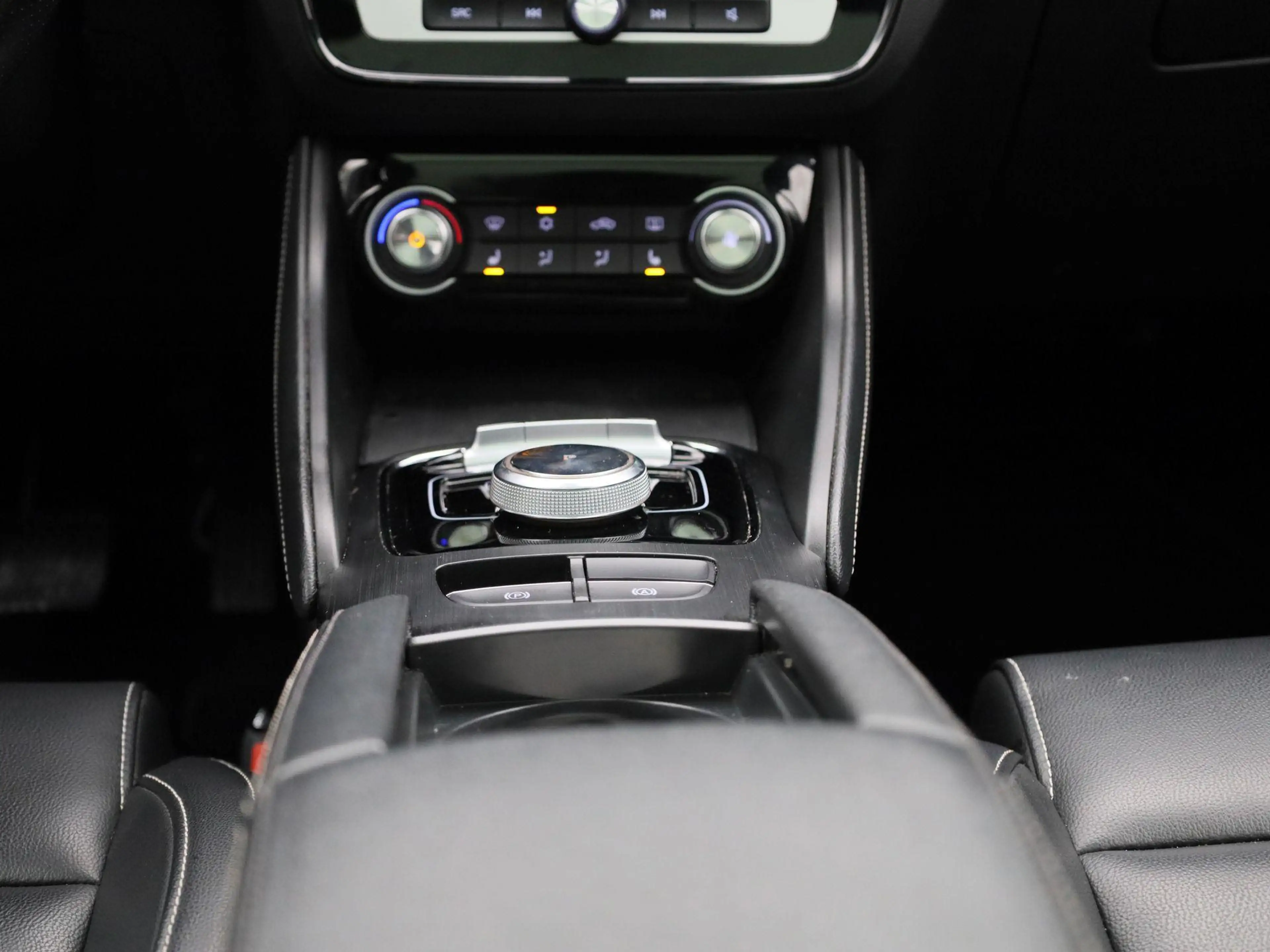MG ZS EV Luxury 45 kWh | Apple Carplay/Android Auto | Pa — photo 10