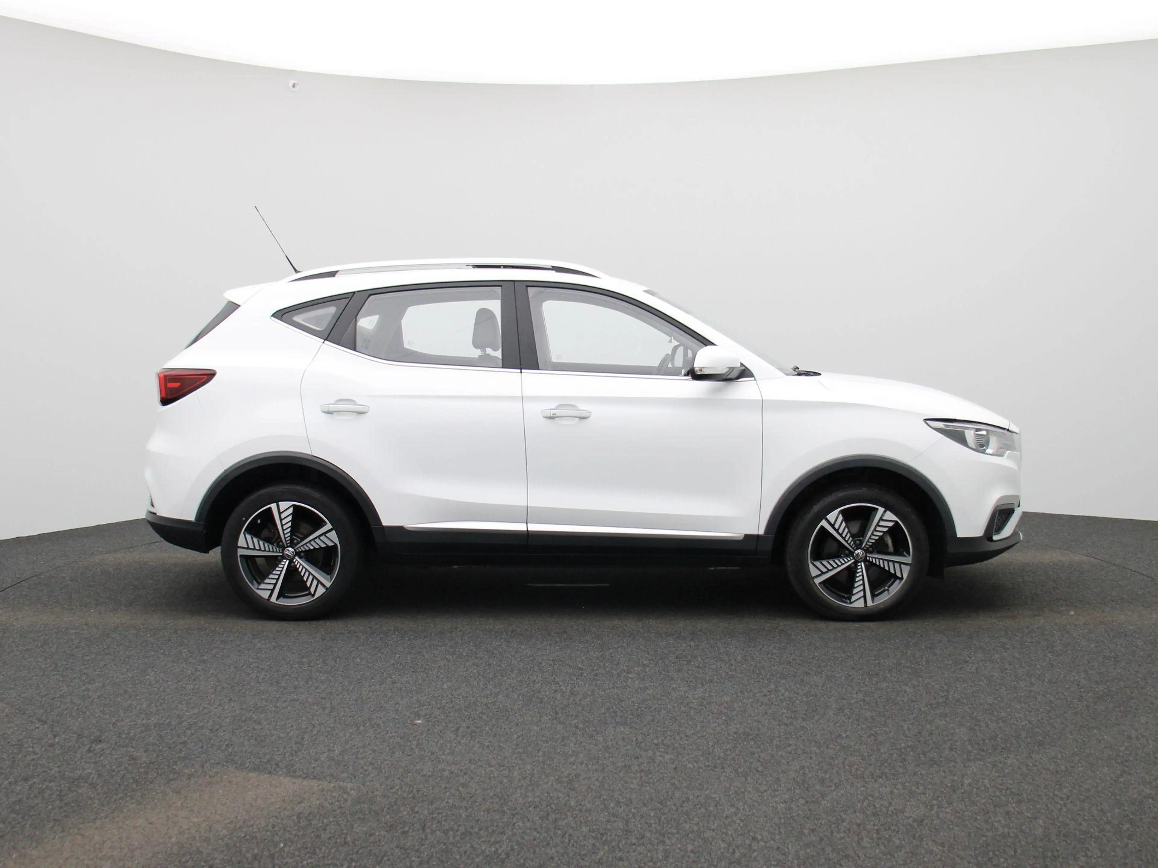 MG ZS EV Luxury 45 kWh | Apple Carplay/Android Auto | Pa — photo 6
