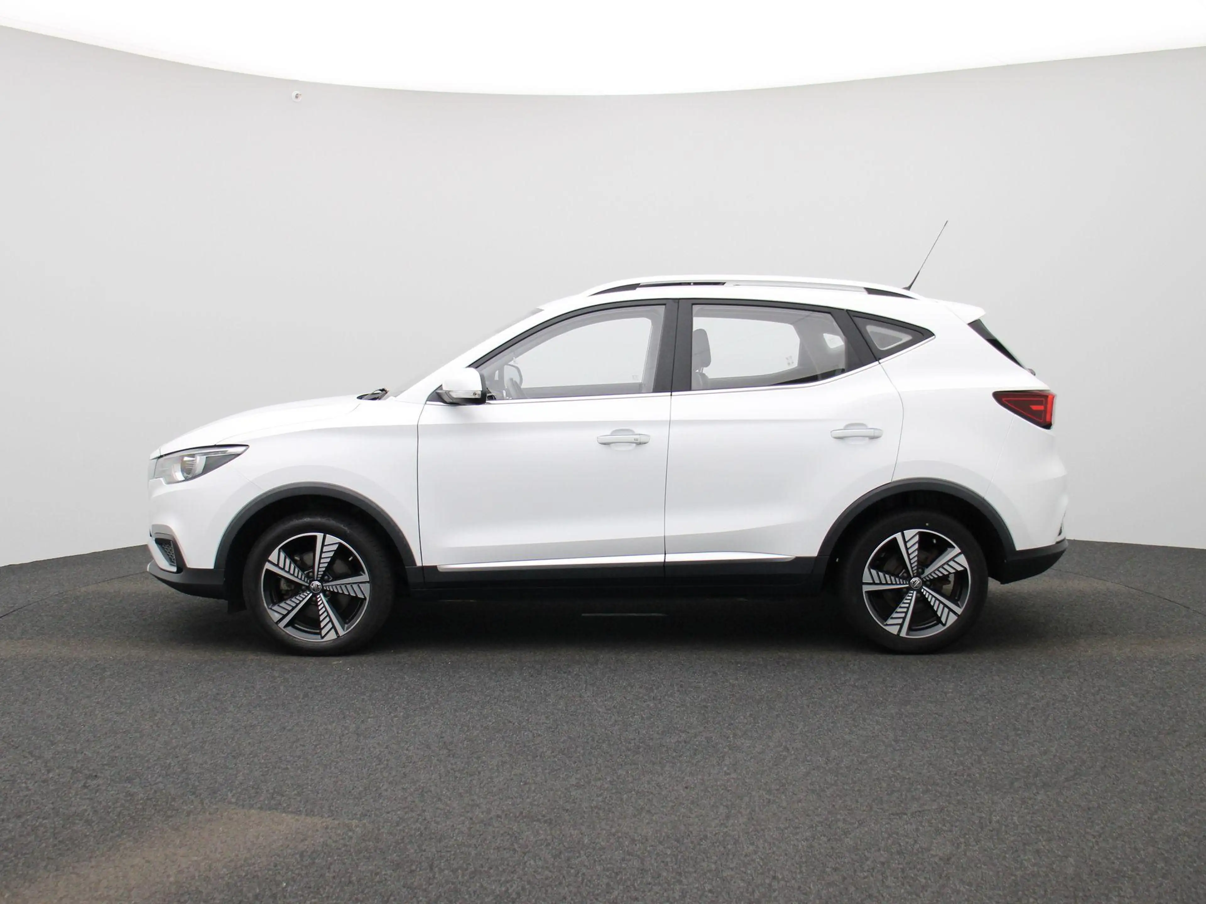 MG ZS EV Luxury 45 kWh | Apple Carplay/Android Auto | Pa — photo 4