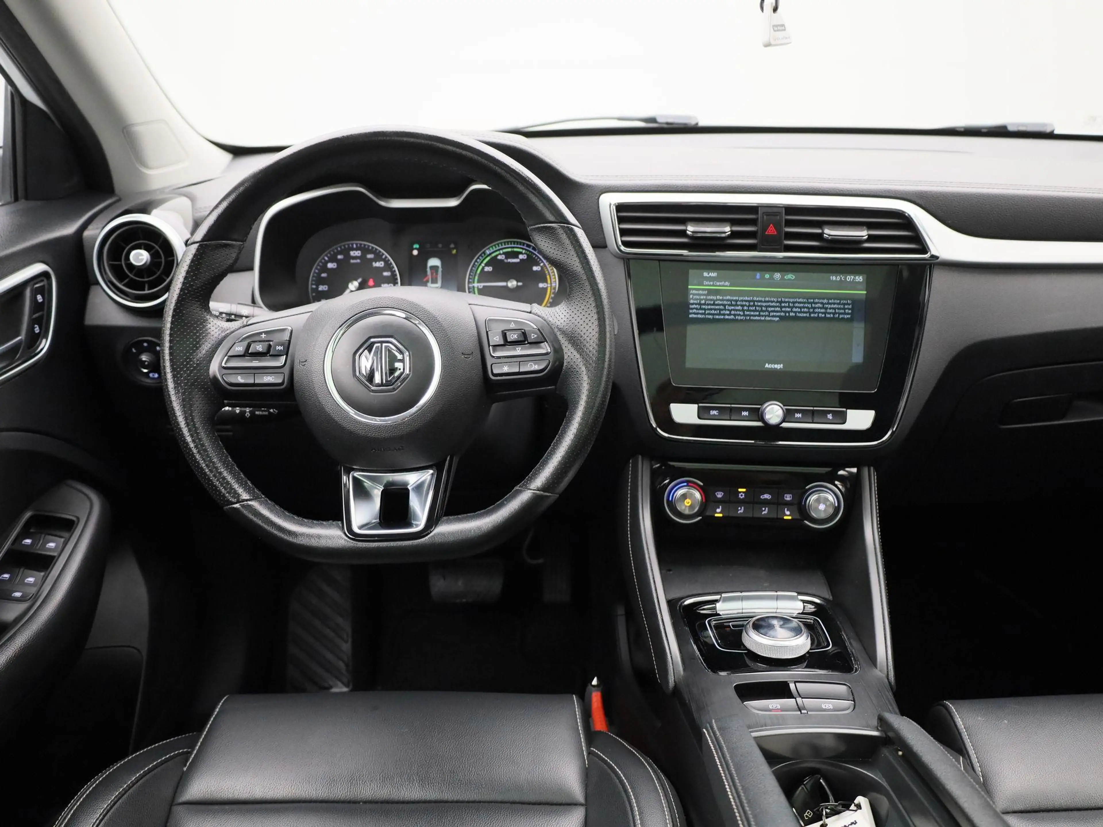 MG ZS EV Luxury 45 kWh | Apple Carplay/Android Auto | Pa — photo 7