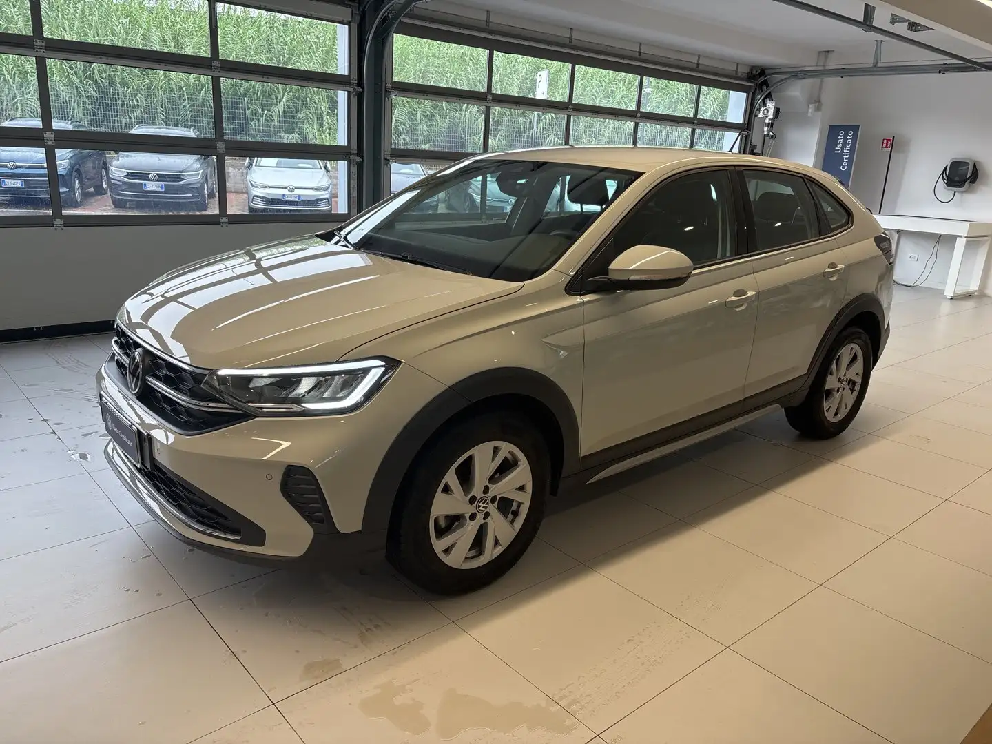 Volkswagen Taigo 1.0 TSI LIFE 95CV Grau - 1