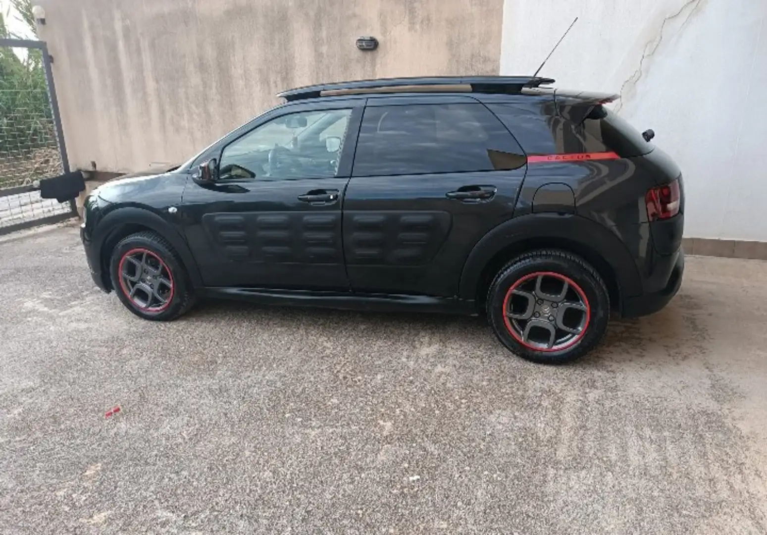 Citroen C4 Cactus Blue HDi 100 Just Black - 1