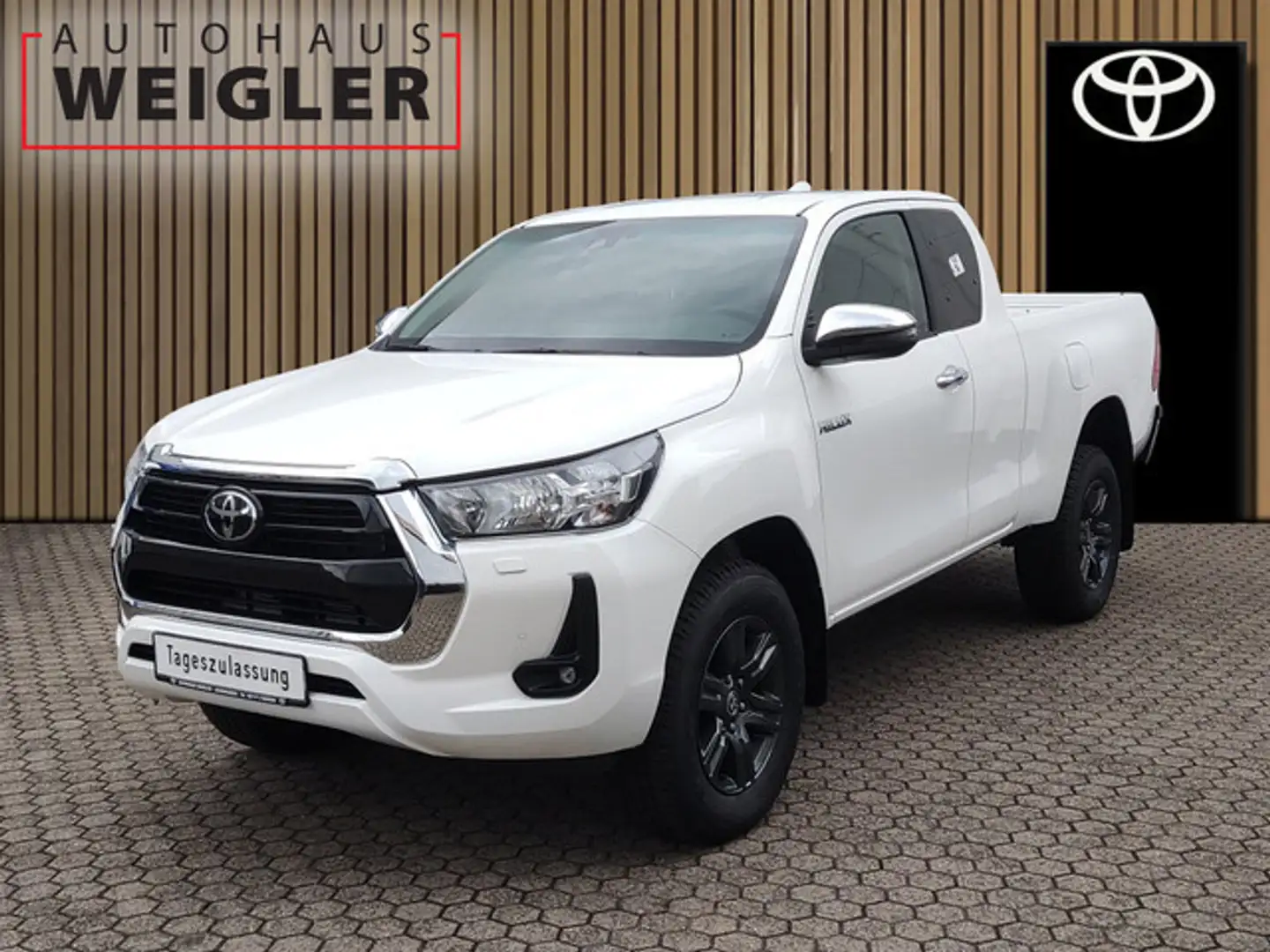 Toyota Hilux 2.8  Extra Cab Comfort 4x4 PDC Smart Con. Beyaz - 1