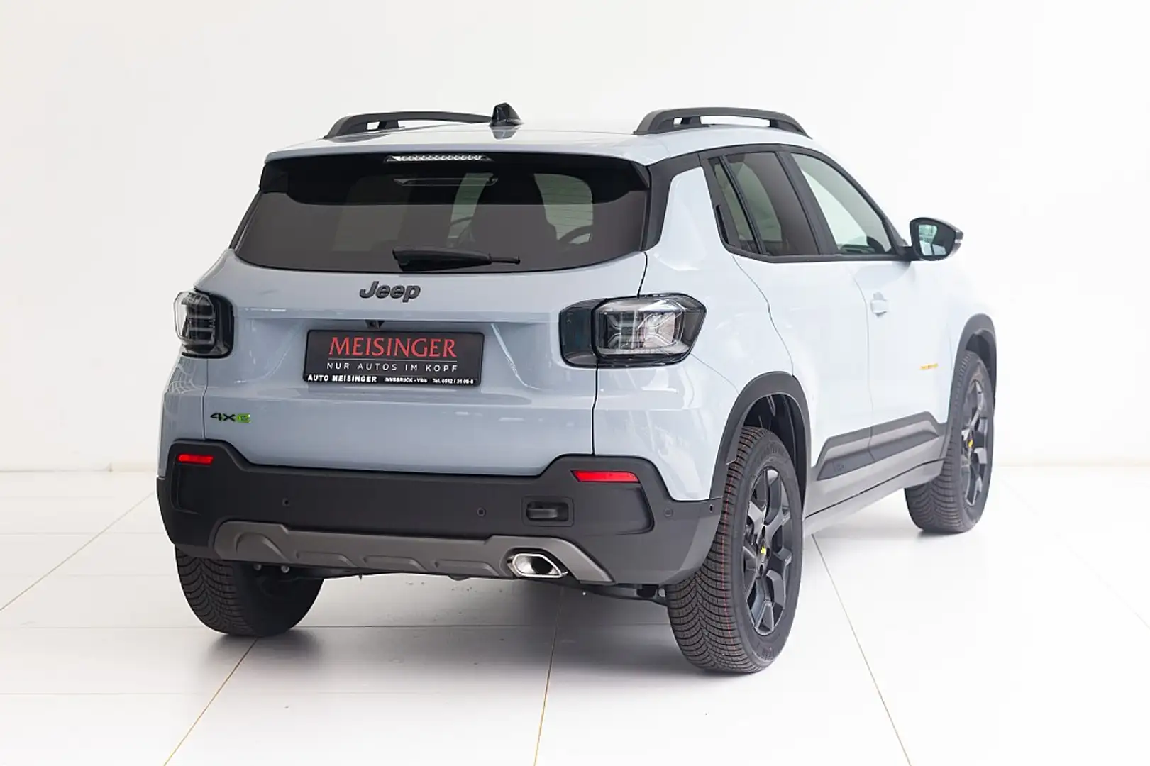 Jeep Avenger 1.2 T3 e-Hybrid 4xe The North Face e-DCT6 Grau - 2