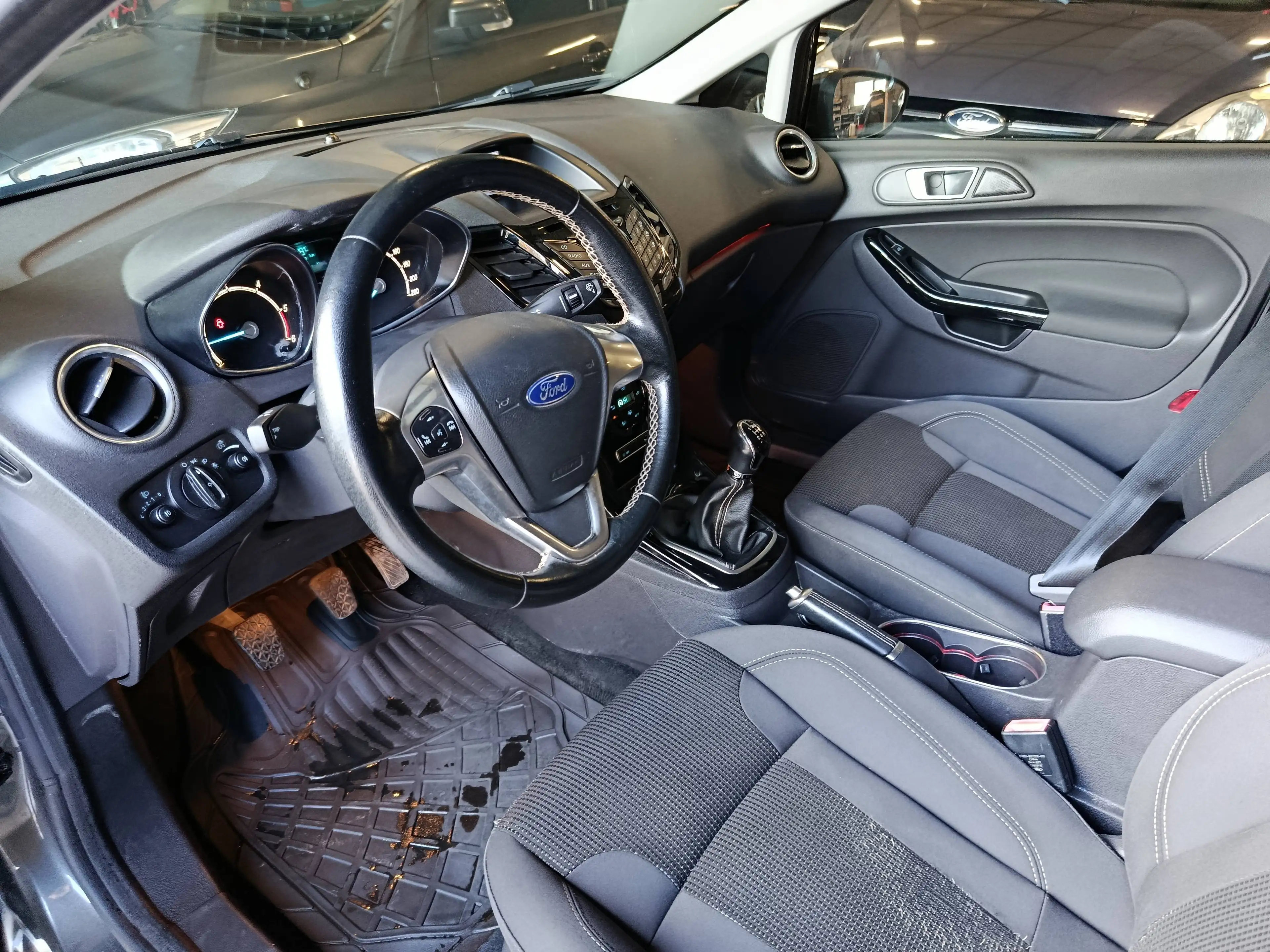 Ford Fiesta Fiesta 1.5 TDCi Titanium ECOnetic S/S — photo 7