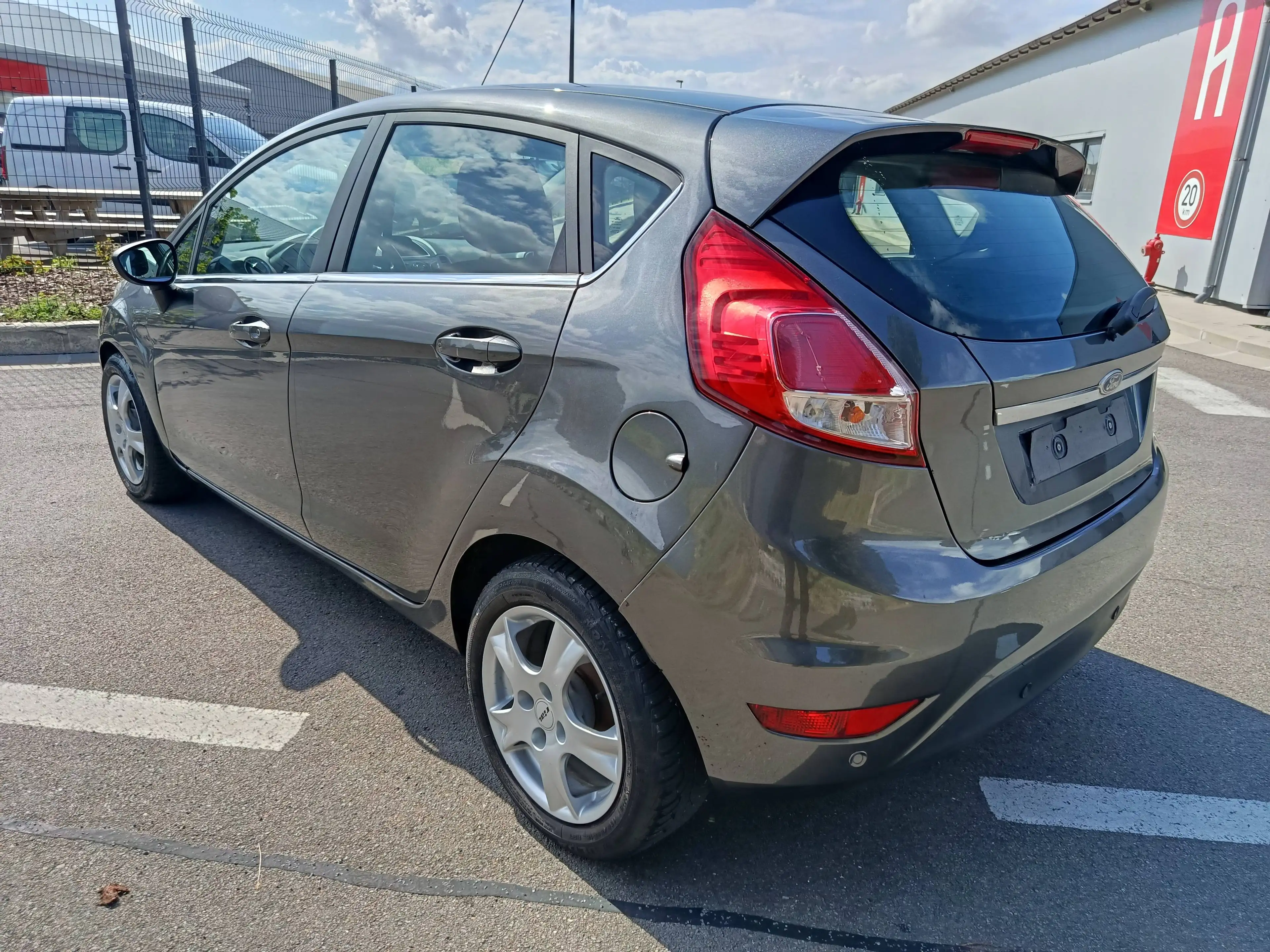 Ford Fiesta Fiesta 1.5 TDCi Titanium ECOnetic S/S — photo 4