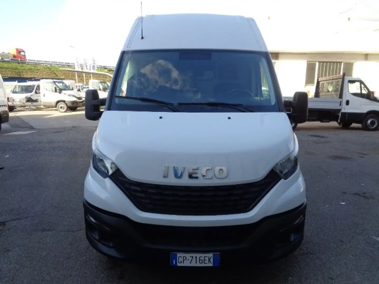 Iveco Daily 35S16 furgone passo 4100 h2 Bianco - 2