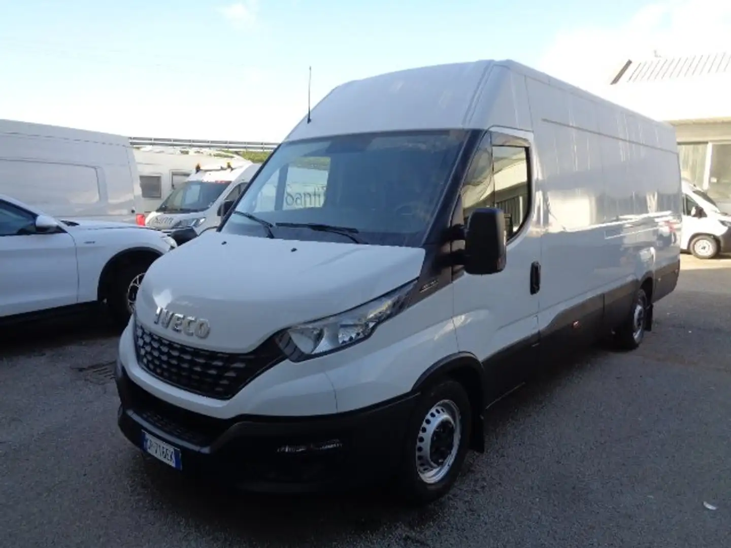 Iveco Daily 35S16 furgone passo 4100 h2 Bianco - 1