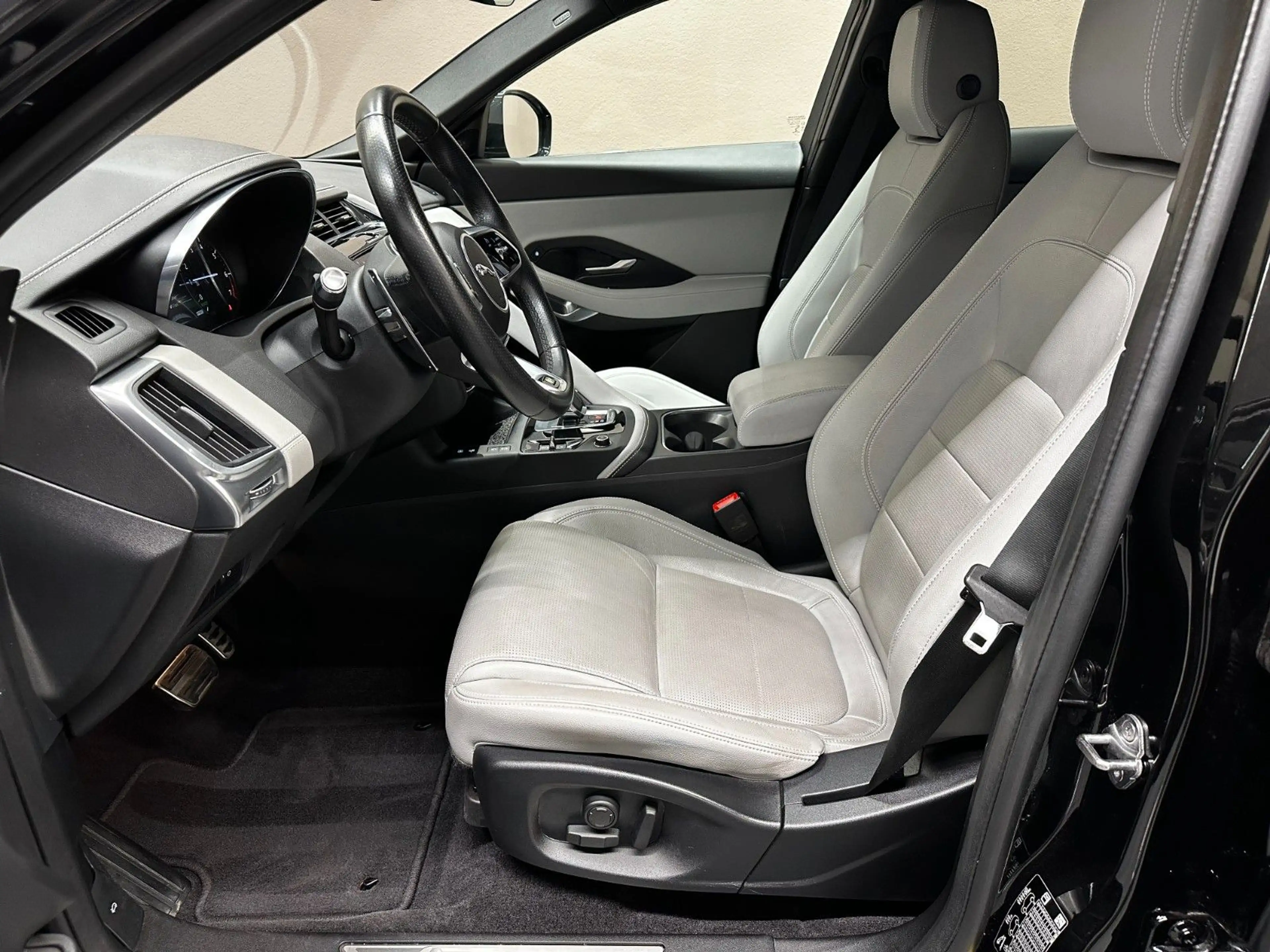 Jaguar E-Pace E-PACE P300e R-Dynamic S AWD *1.HAND*MEMORY*SHZ* — photo 10