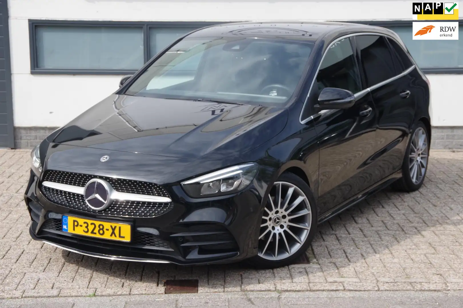 Mercedes-Benz B 180 Premium Plus AMG pakket/ widescreen alcantara NIEU Nero - 1