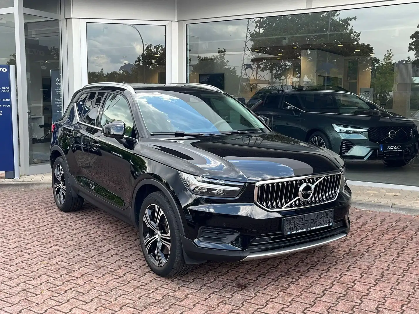 Volvo XC40 T5 Recharge Inscription Zwart - 1