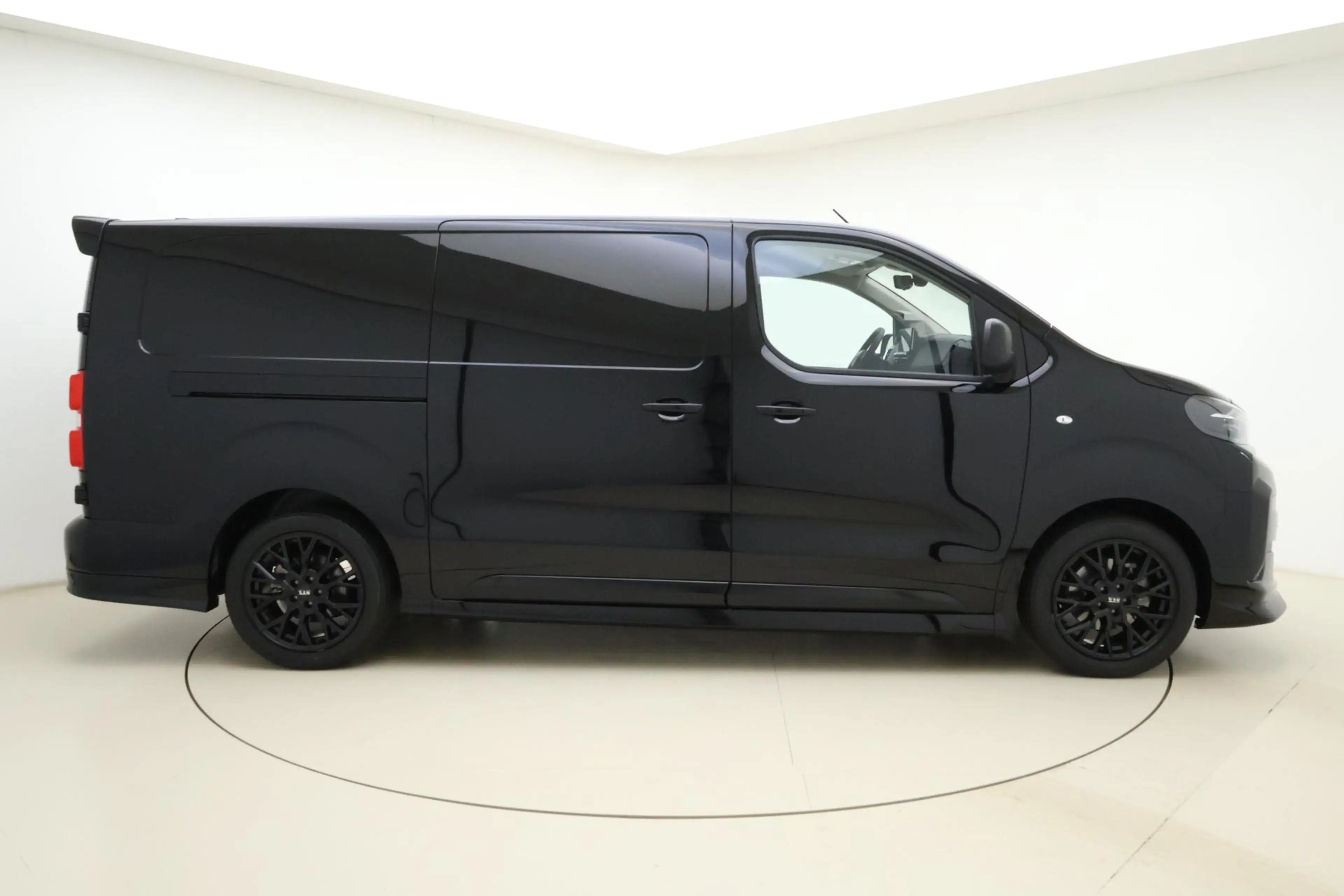 Peugeot e-Expert EV L2 75 kWh DEMO | STX Sport Pakket | Laadruimte — photo 10