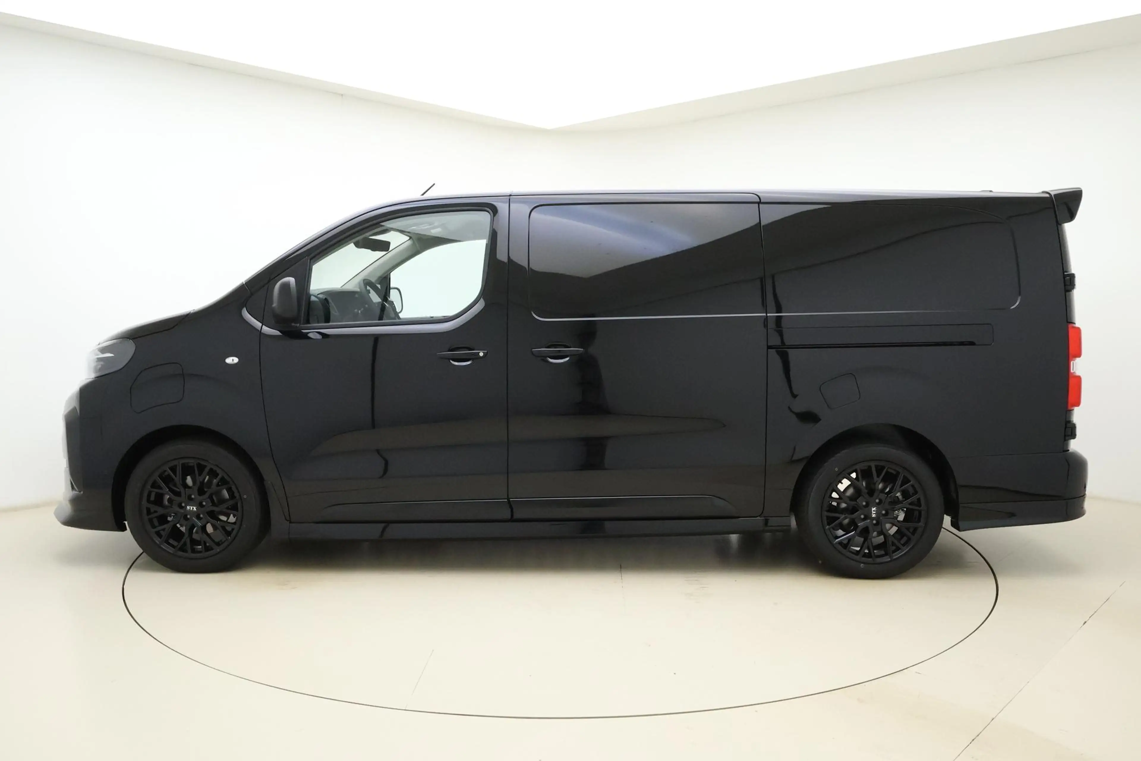 Peugeot e-Expert EV L2 75 kWh DEMO | STX Sport Pakket | Laadruimte — photo 6