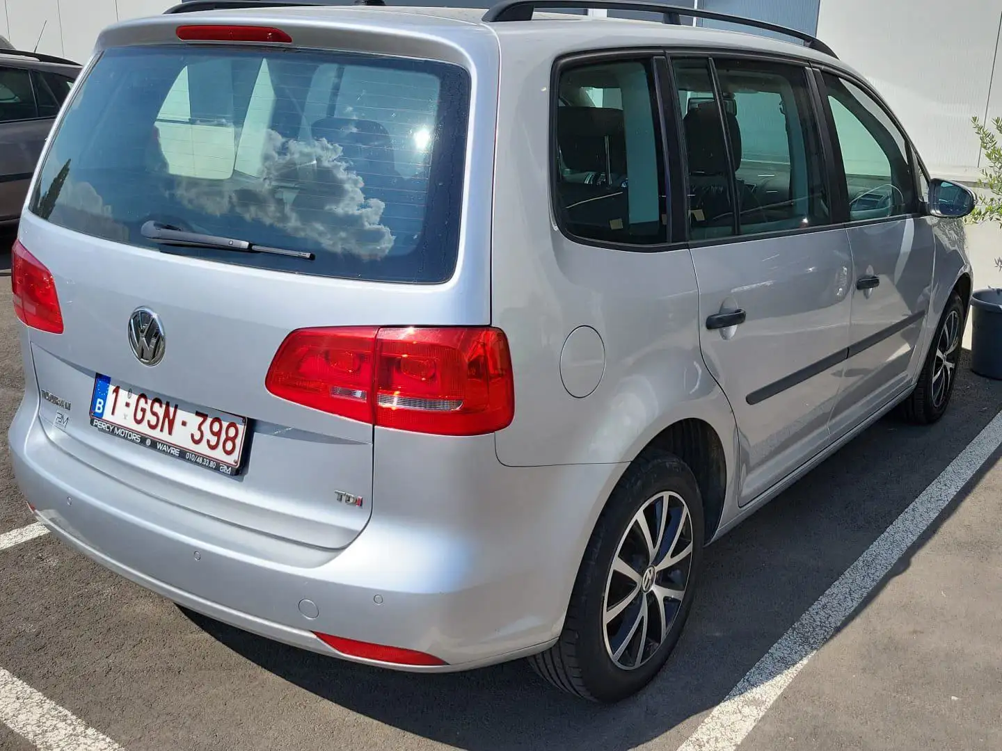 Volkswagen Touran 1.6 CR TDi Trendline 7pl. Zilver - 2