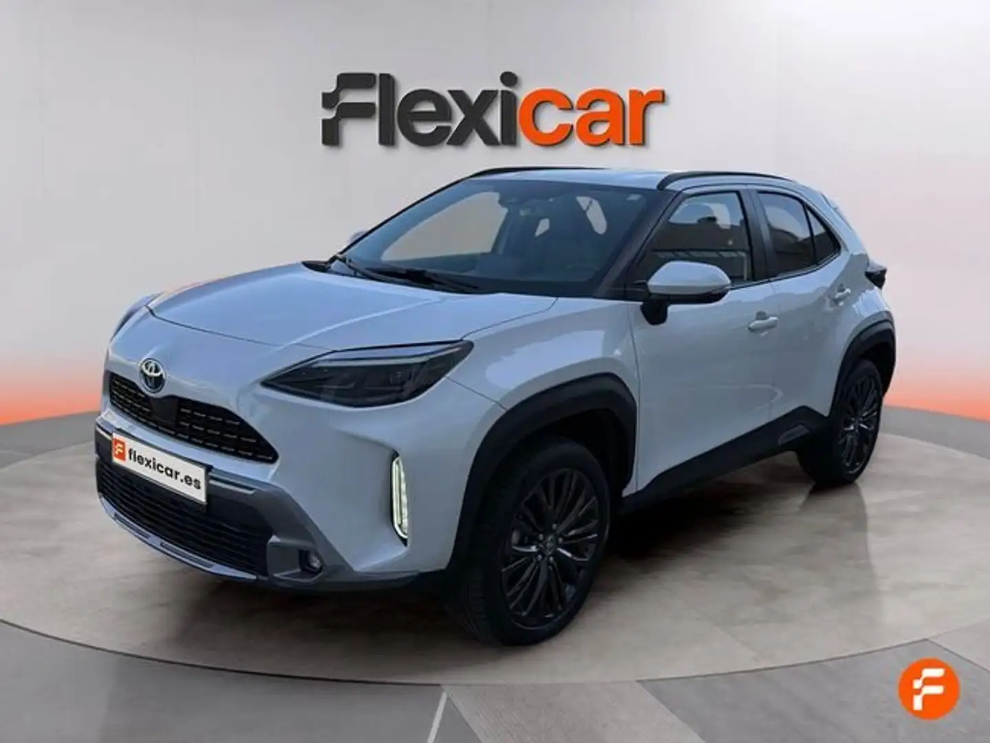 Toyota Yaris Cross 120H Adventure Blanco - 2