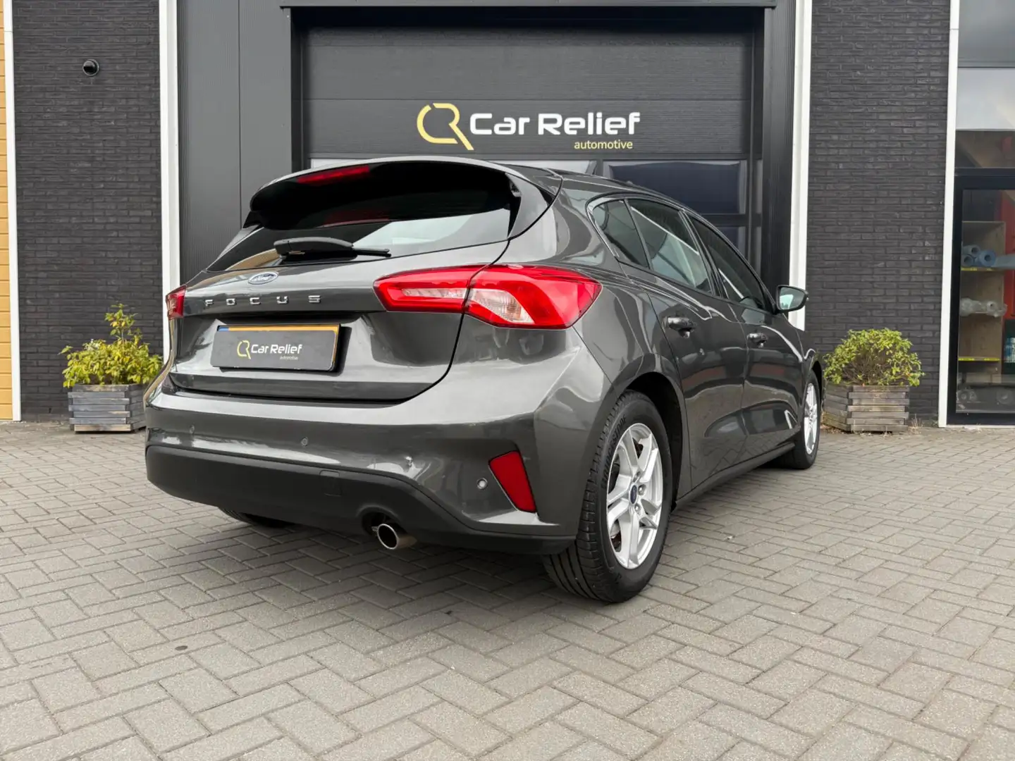 Ford Focus 1.0 EcoBoost Trend Edition Business | Parkeersenso Grijs - 2