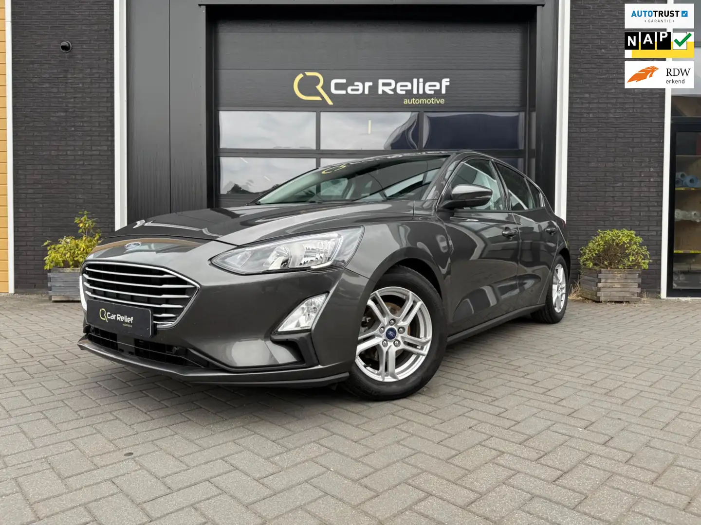 Ford Focus 1.0 EcoBoost Trend Edition Business | Parkeersenso Grijs - 1