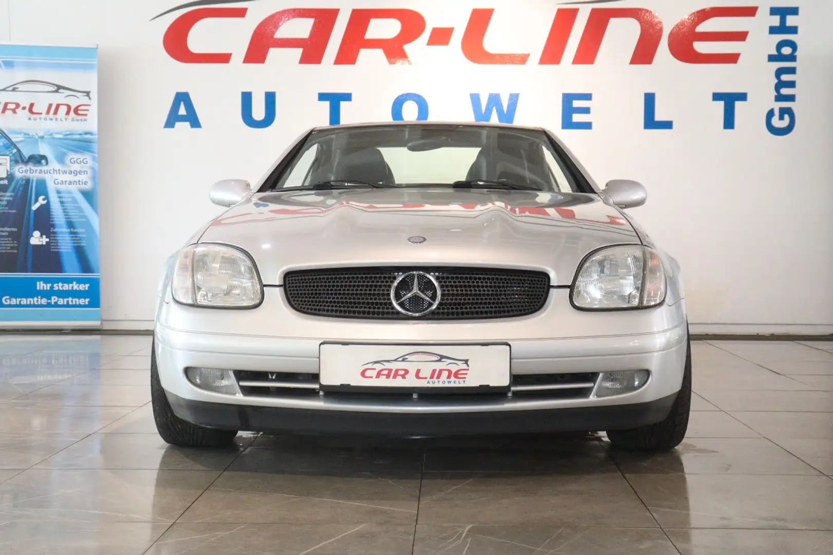 Mercedes-Benz SLK 200 *Erst 129tkm*Klima*Leder*Alu* Stříbrná - 2