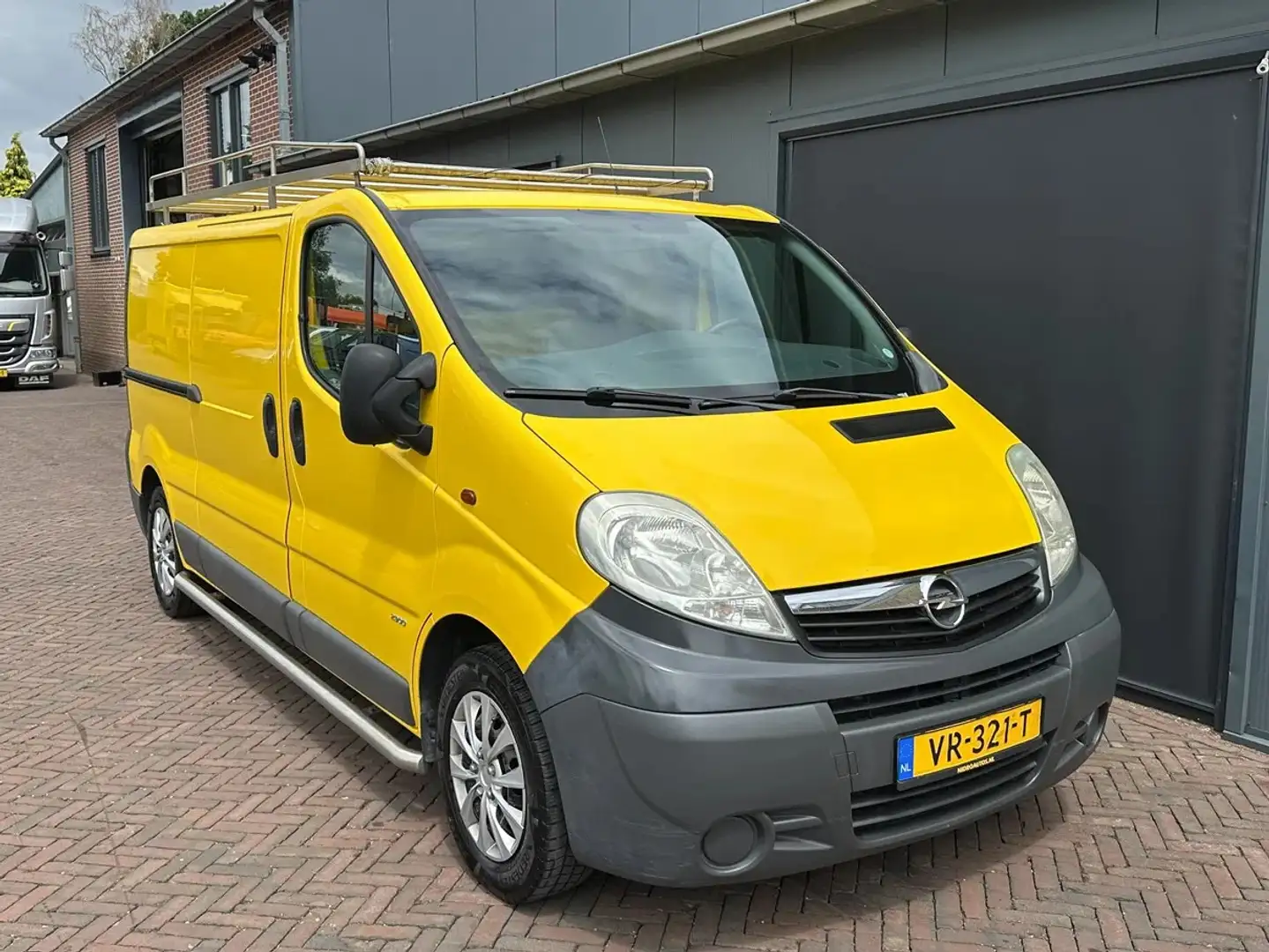 Opel Vivaro 2.0CDTI 84KW 2.9 TON L2H1 3ZITS AIRCO IMPERIAL Geel - 1