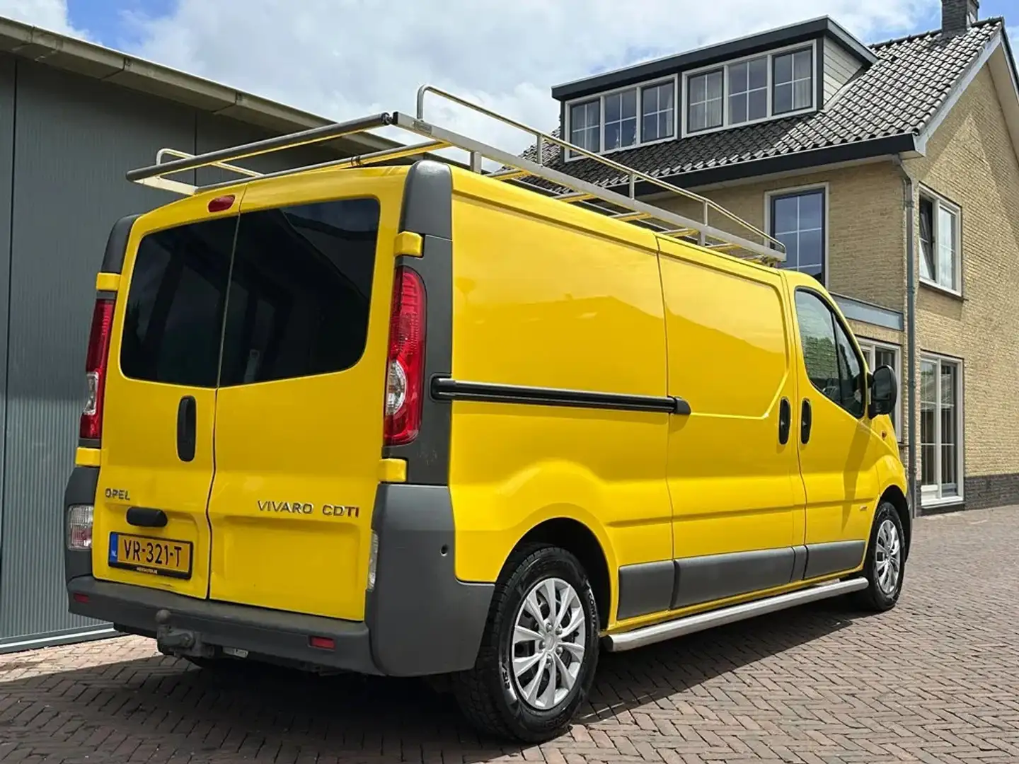 Opel Vivaro 2.0CDTI 84KW 2.9 TON L2H1 3ZITS AIRCO IMPERIAL Geel - 2