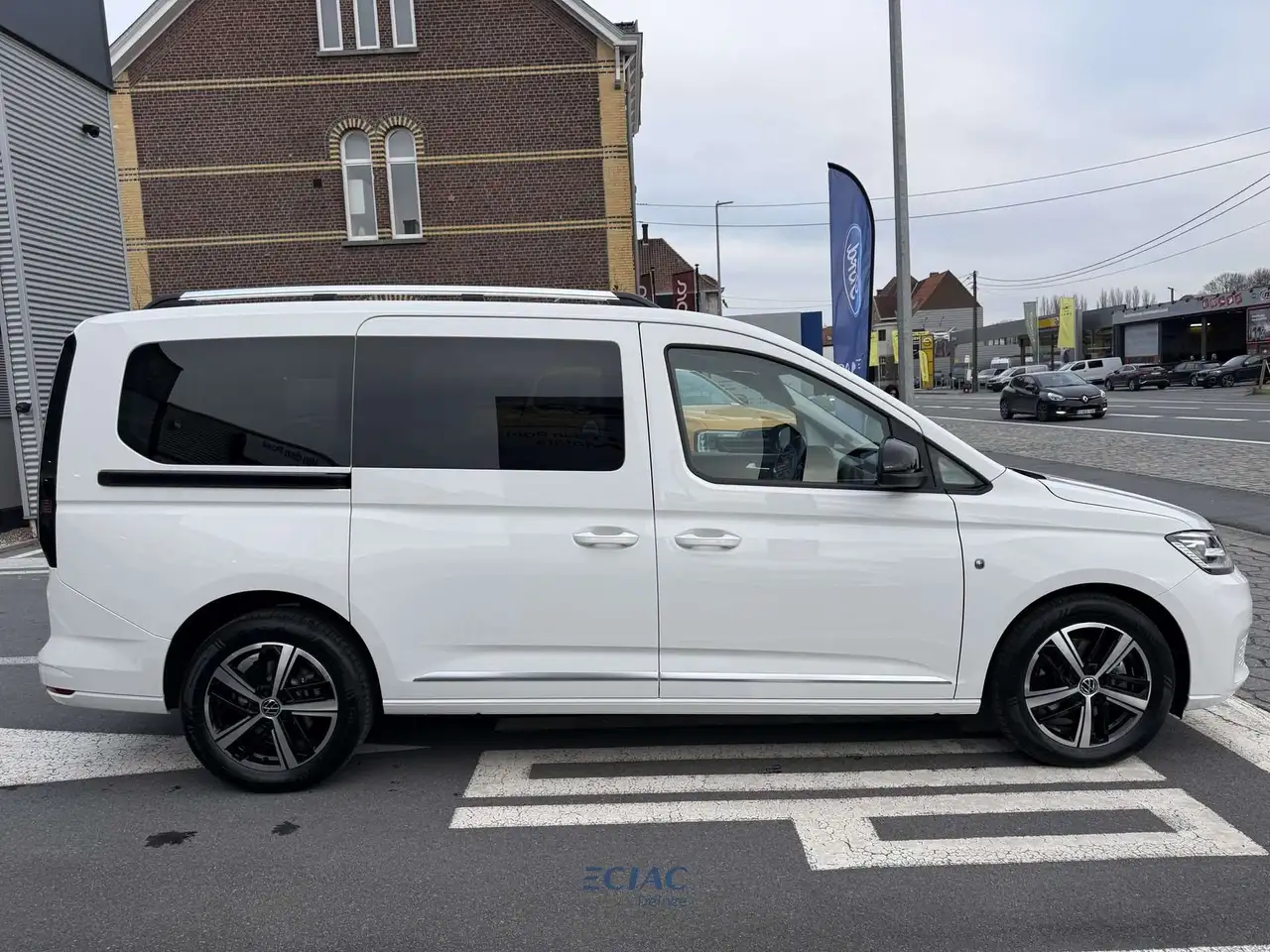 Volkswagen Caddy PHEV Maxi Style 7plaats DSG 11497KM Garantie, миниатюра 4