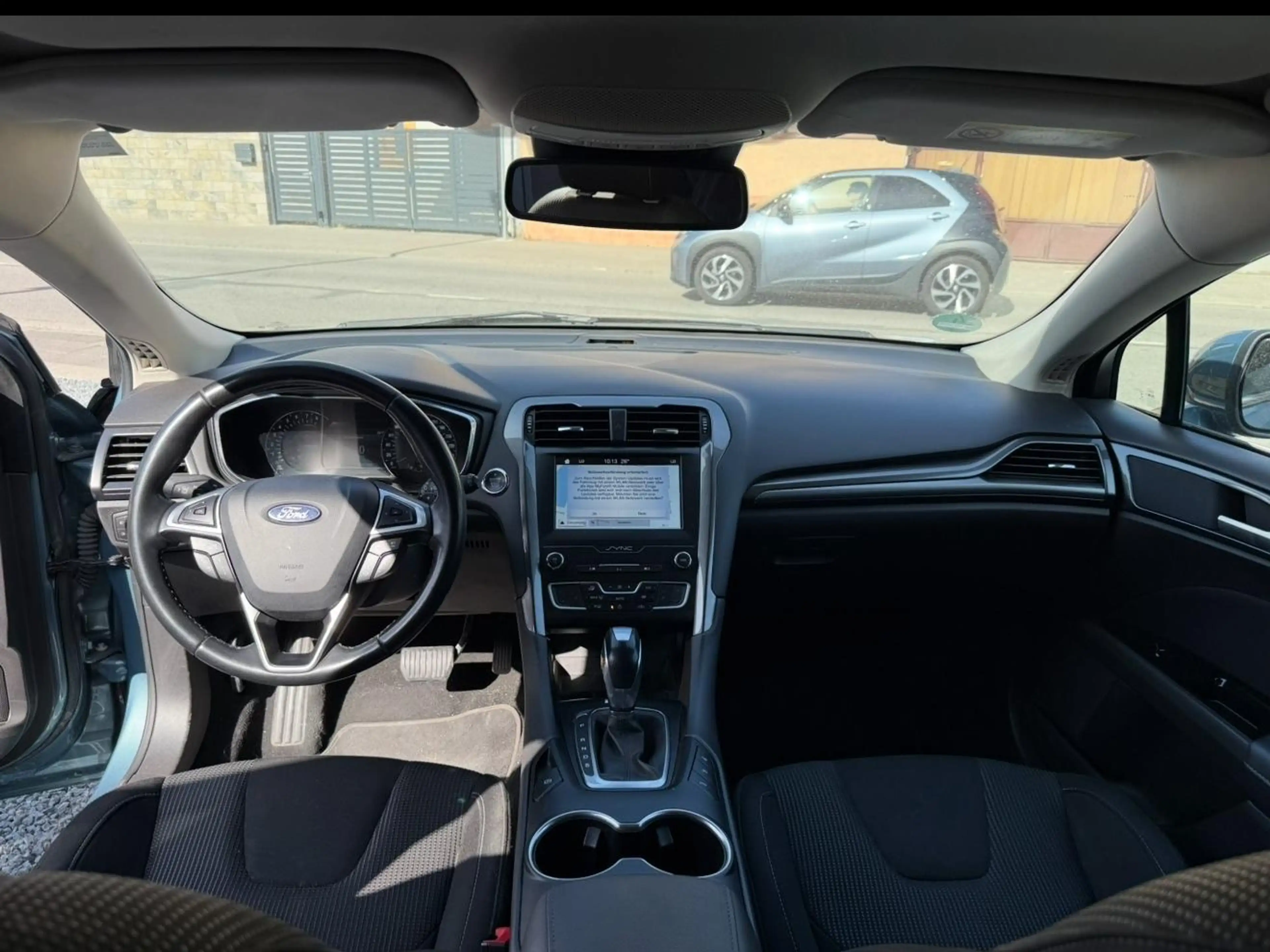 Ford Mondeo Titanium — photo 14