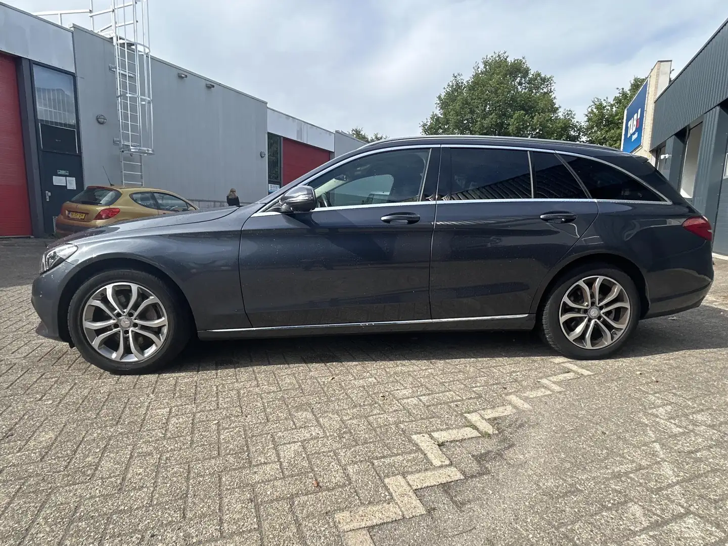Mercedes-Benz C 350 Estate e Lease Edition Plus € 9.400 NETTO | LEDER Grijs - 2