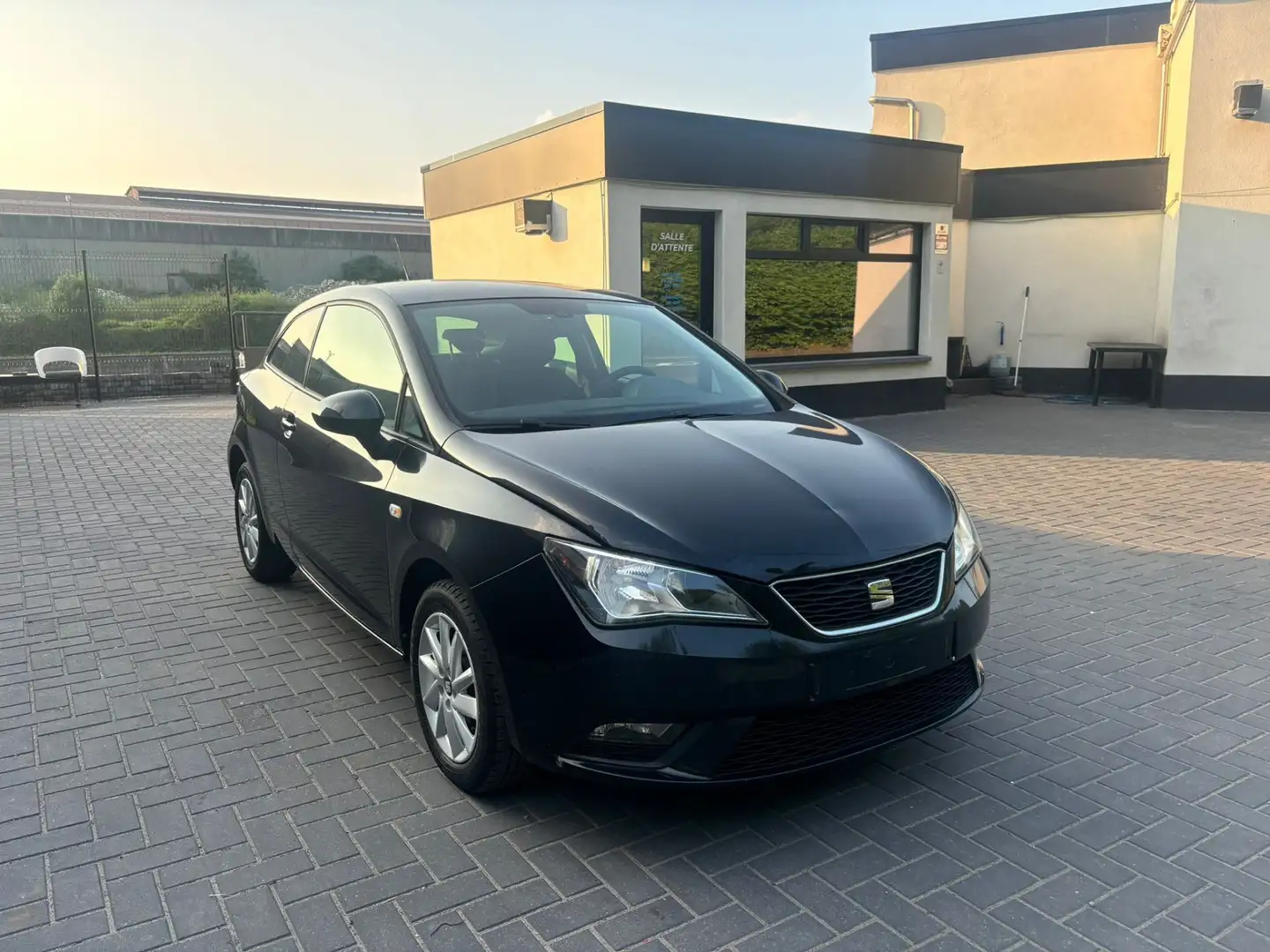 SEAT Ibiza 1.2 Essence 84.000 Km Gris - 2