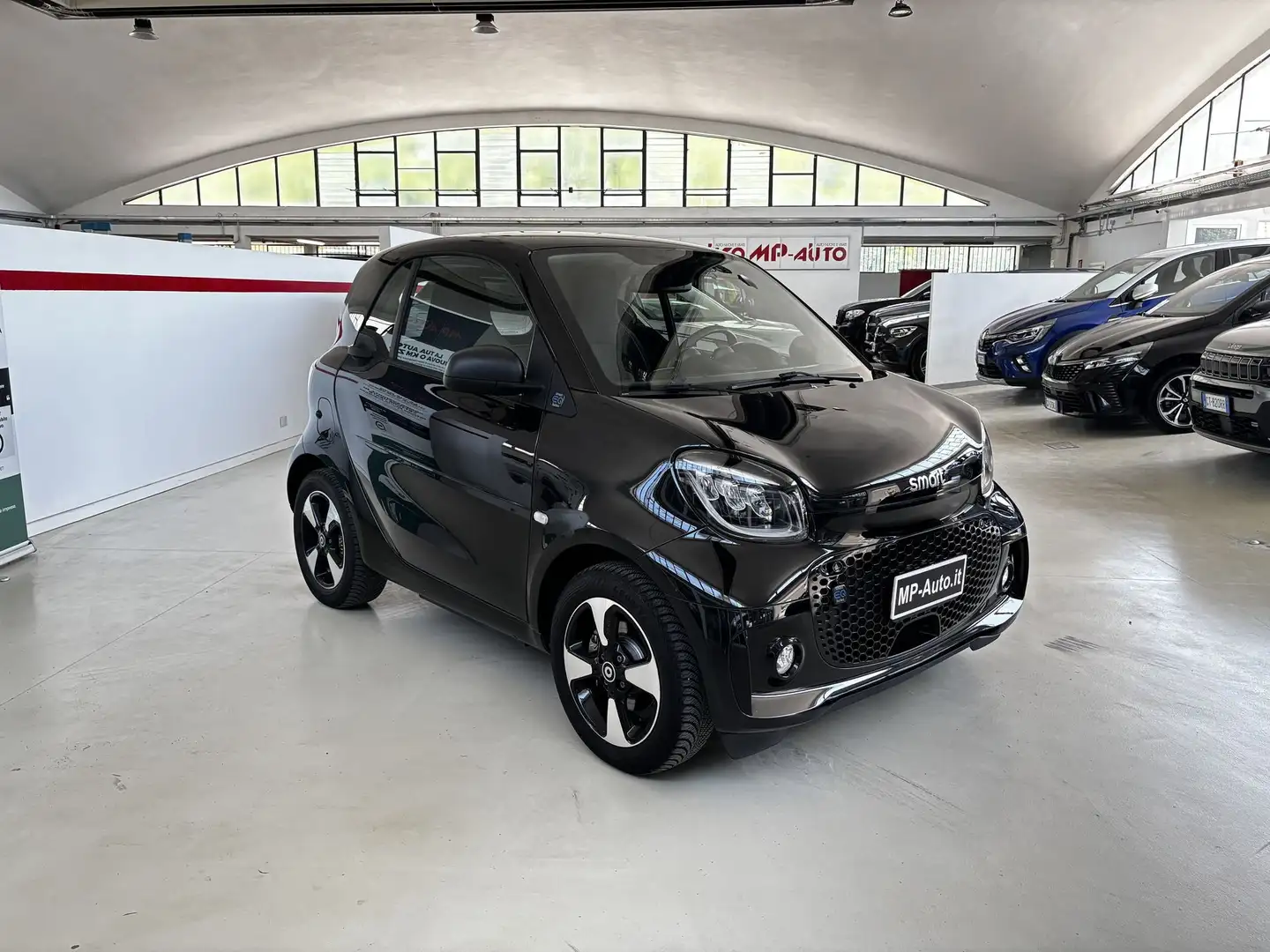 smart forTwo EQ tua a 247,00 euro al mese Nero - 2