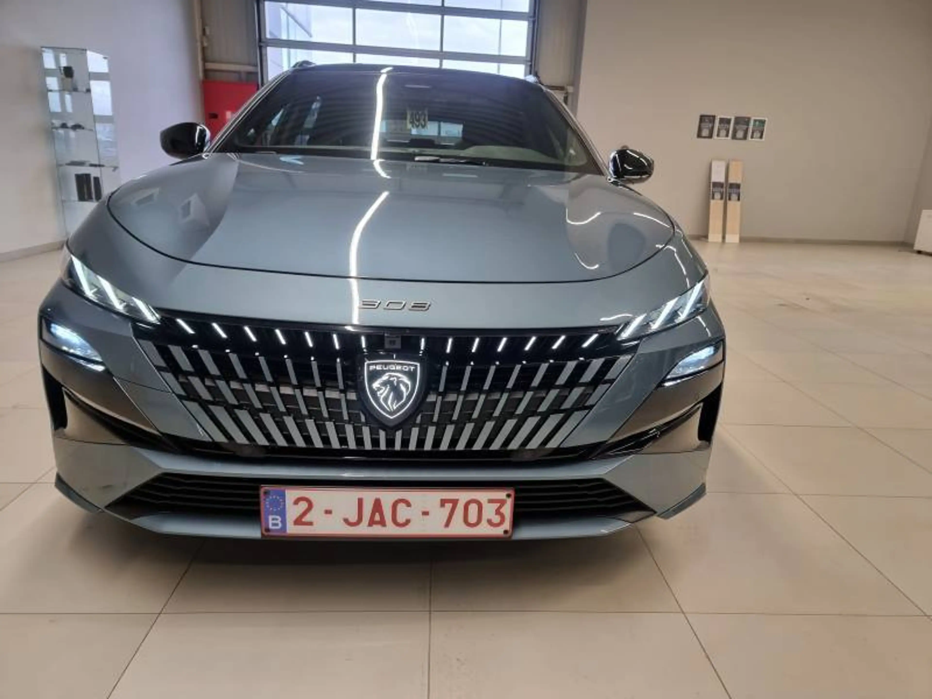 Peugeot 308 SW 3 1.2 HYBRID 145 e-DSC6 GT — photo 2