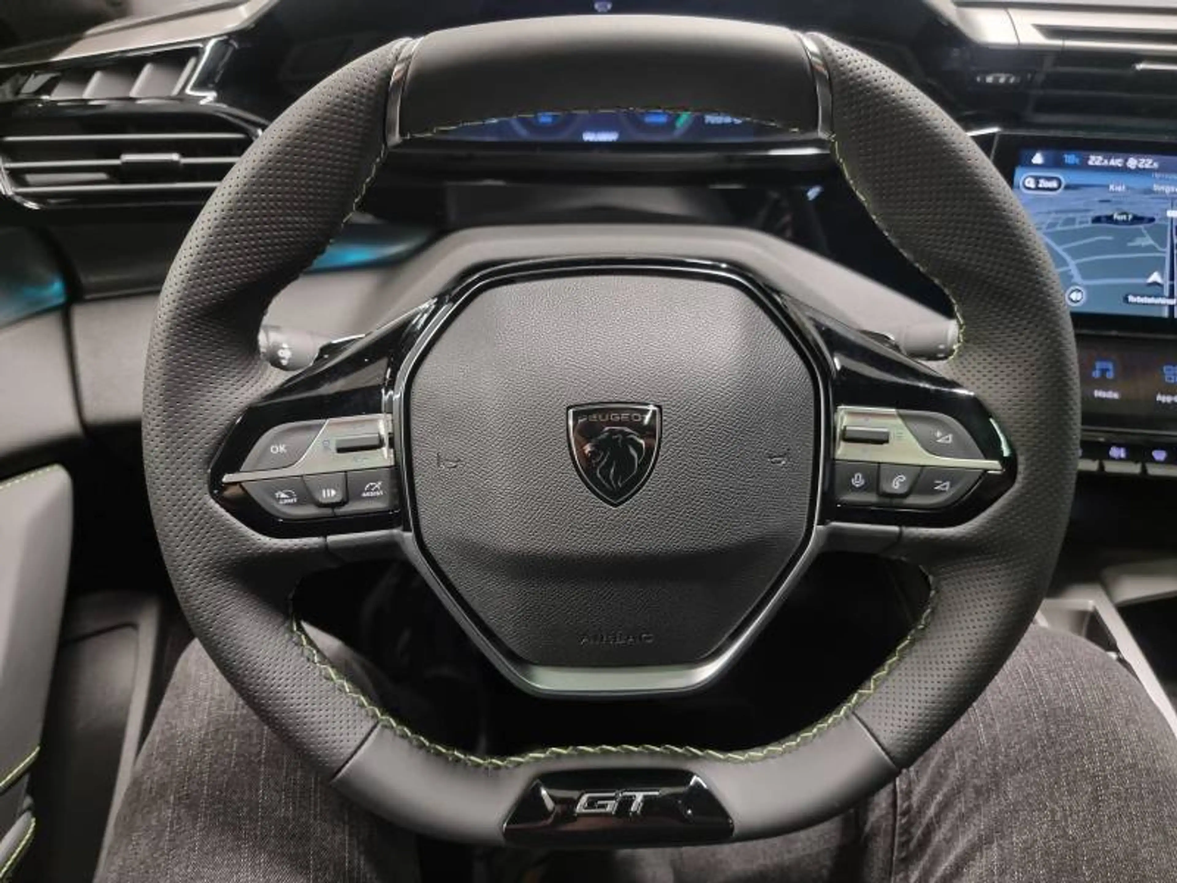 Peugeot 308 SW 3 1.2 HYBRID 145 e-DSC6 GT — photo 13