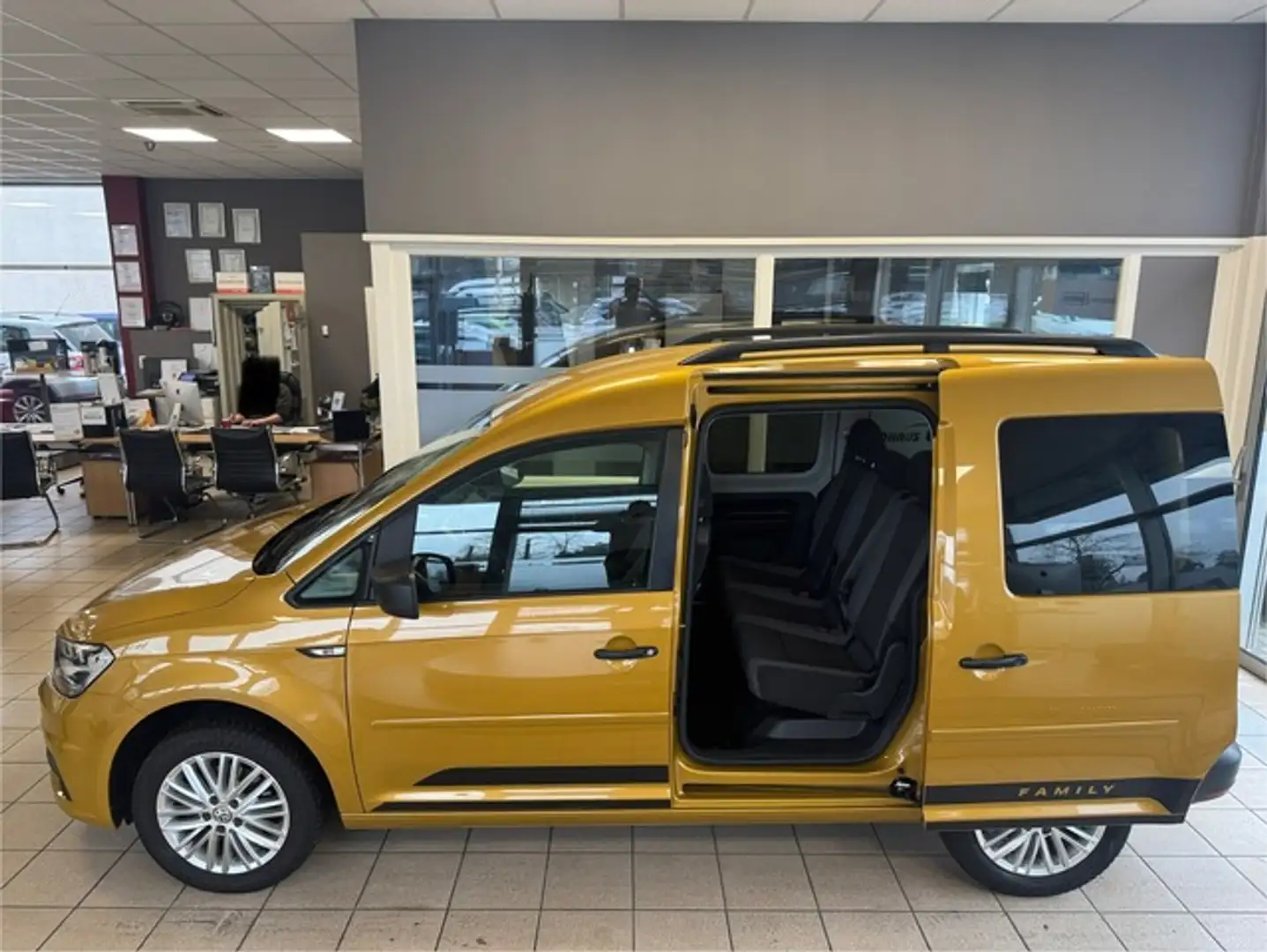 Volkswagen Caddy Family Edition*AHK Standheizun Navi Kamera Geel - 2