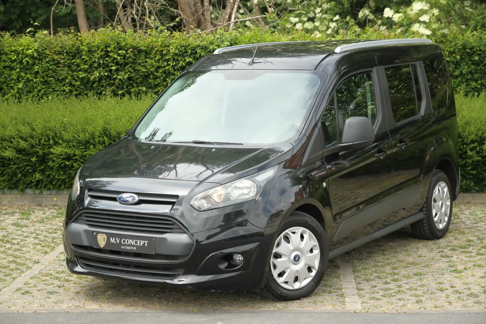 Ford Tourneo Connect 1.0 EcoBoost Ambiente Černá - 1