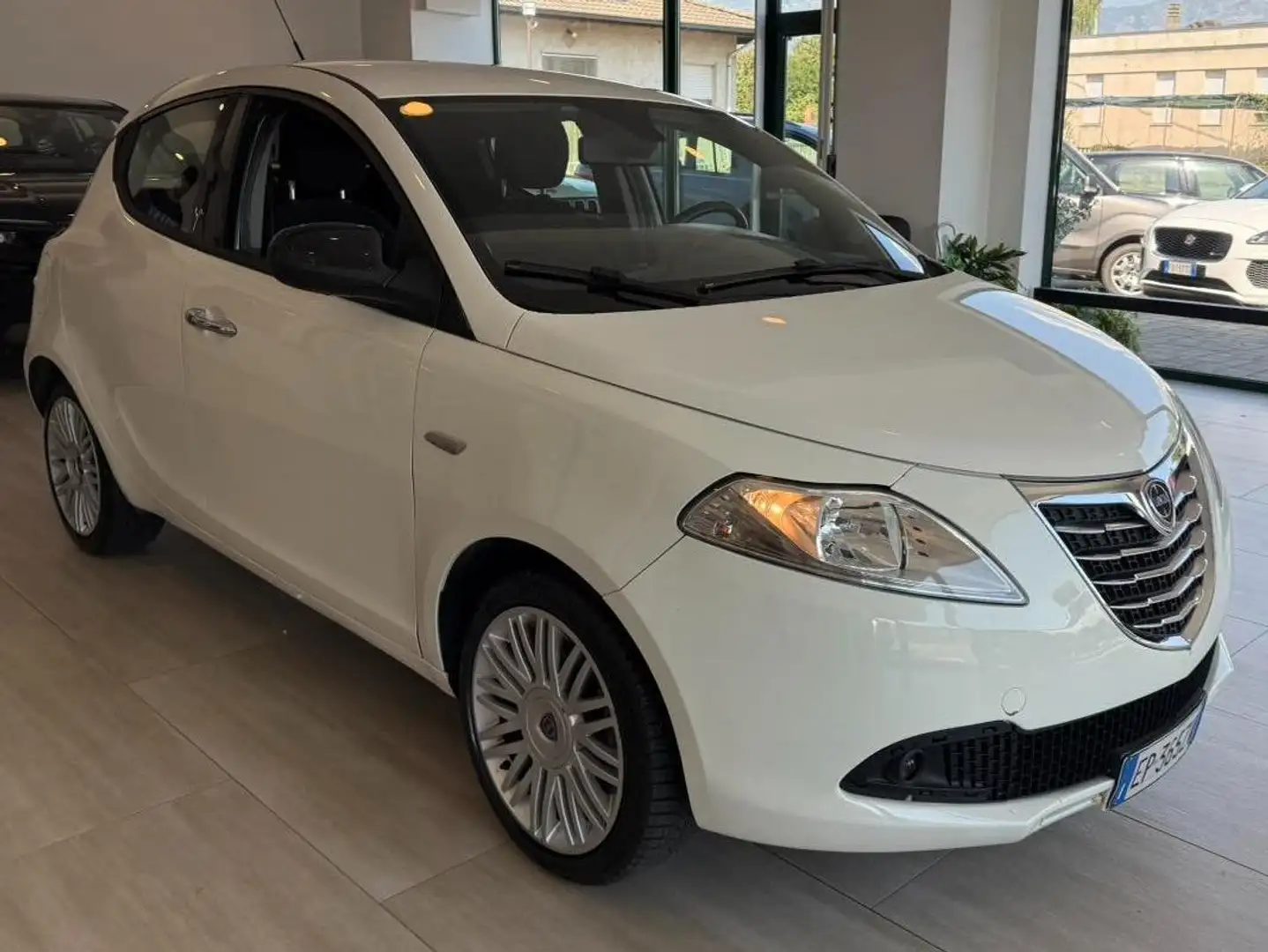 Lancia Ypsilon Ypsilon III 1.3 mjt Silver s Bianco - 1