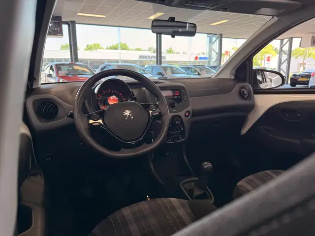 Peugeot 108 view 10
