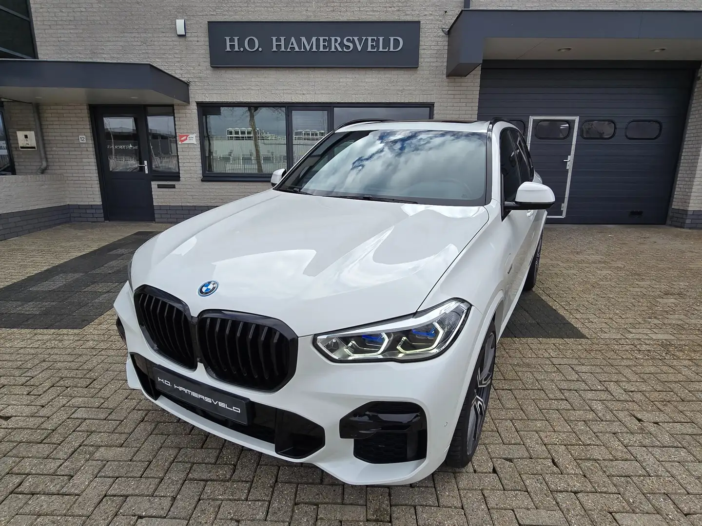 BMW X5 45e M-pack, Pano, Laser, Headup, softclose ets!! Blanc - 1