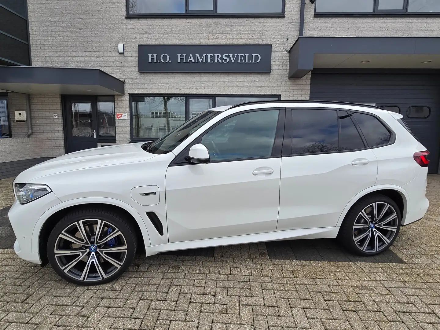 BMW X5 45e M-pack, Pano, Laser, Headup, softclose ets!! Blanc - 2