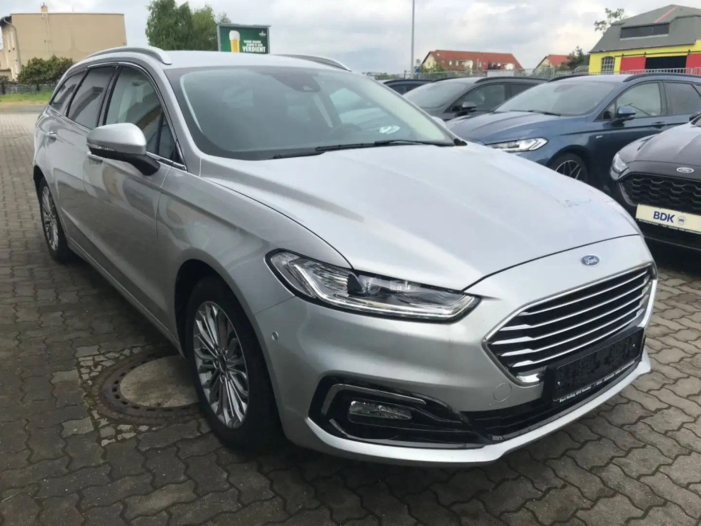 Ford Mondeo Kombi 187Ps  Hybrid Titanium LED/AHK/Sony Silber - 1