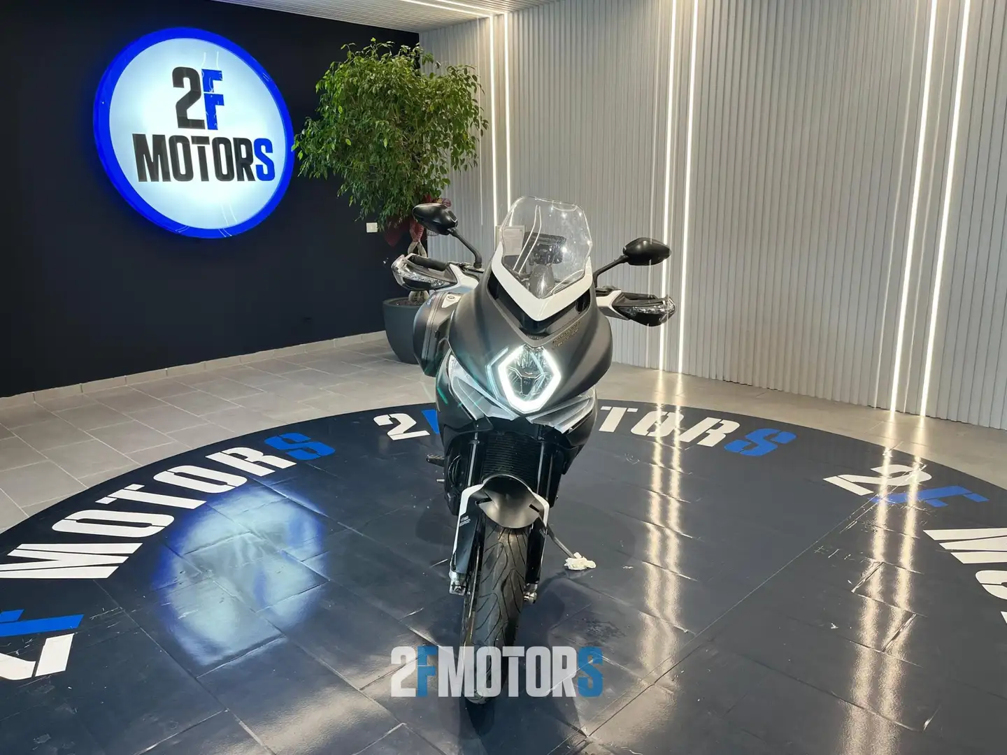 MV Agusta Turismo Veloce 800 LUSSO SCS Abs my19 Gris - 2