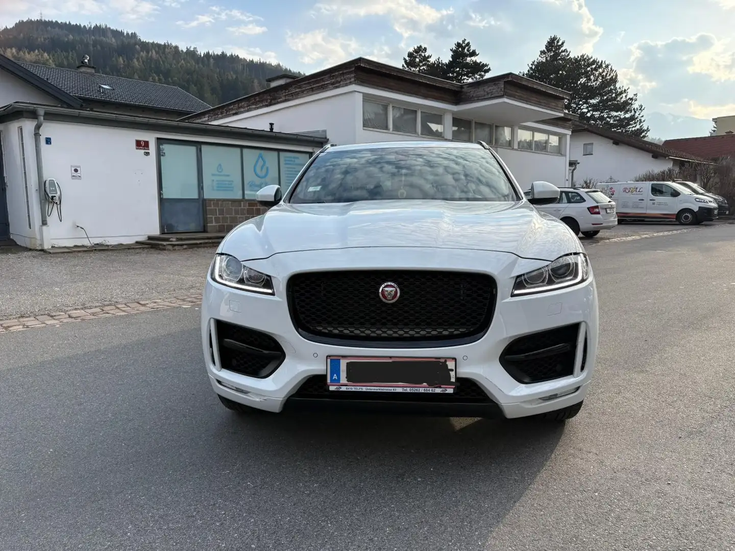 Jaguar F-Pace F-Pace 20d AWD R-Sport Aut. R-Sport Weiß - 2